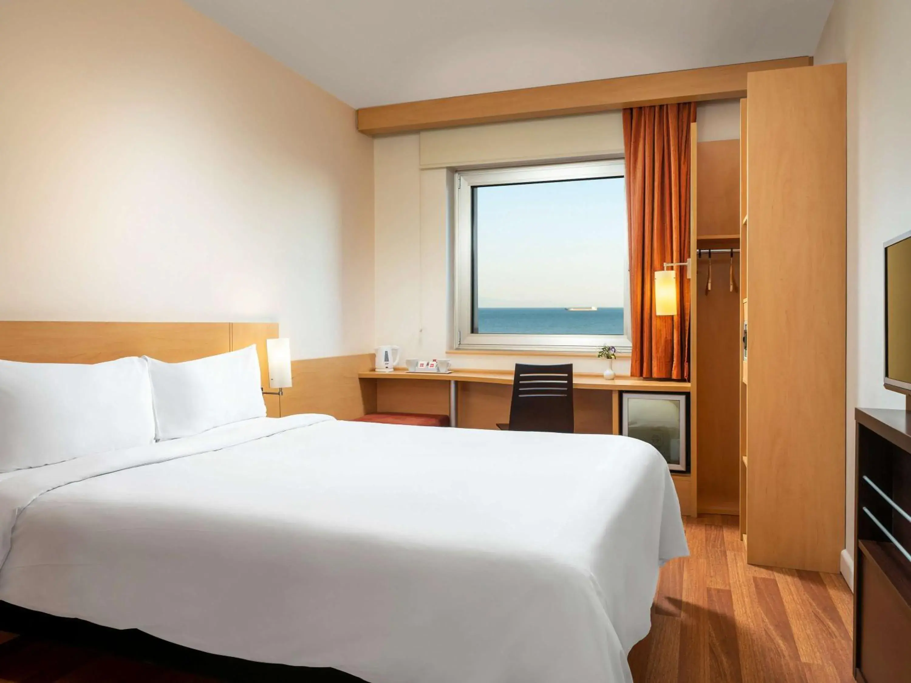 Bedroom, Bed in Ibis Istanbul Zeytinburnu Bedroom, Bed in Ibis Istanbul Zeytinburnu