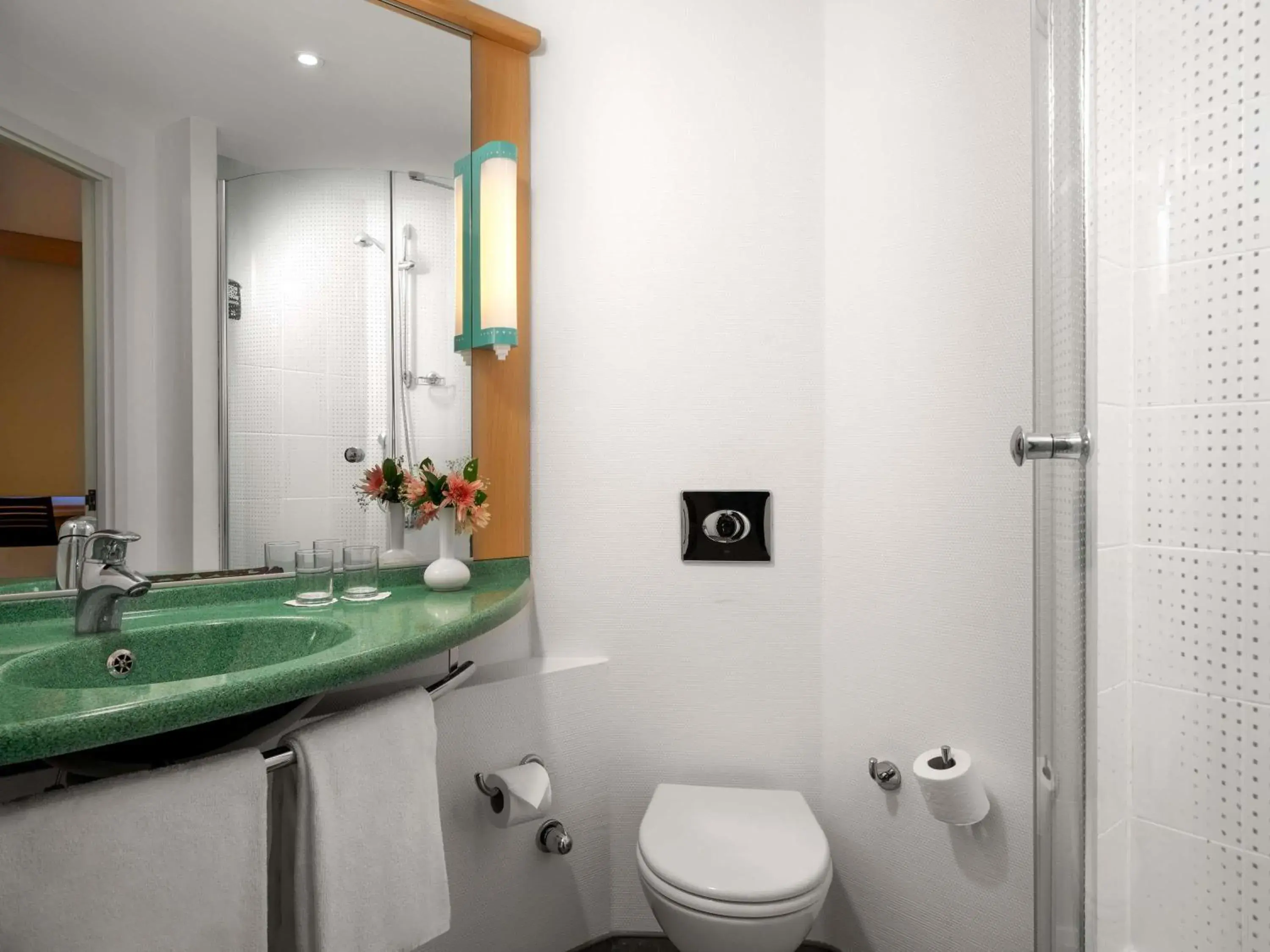 Bedroom in Ibis Istanbul Zeytinburnu Bedroom in Ibis Istanbul Zeytinburnu