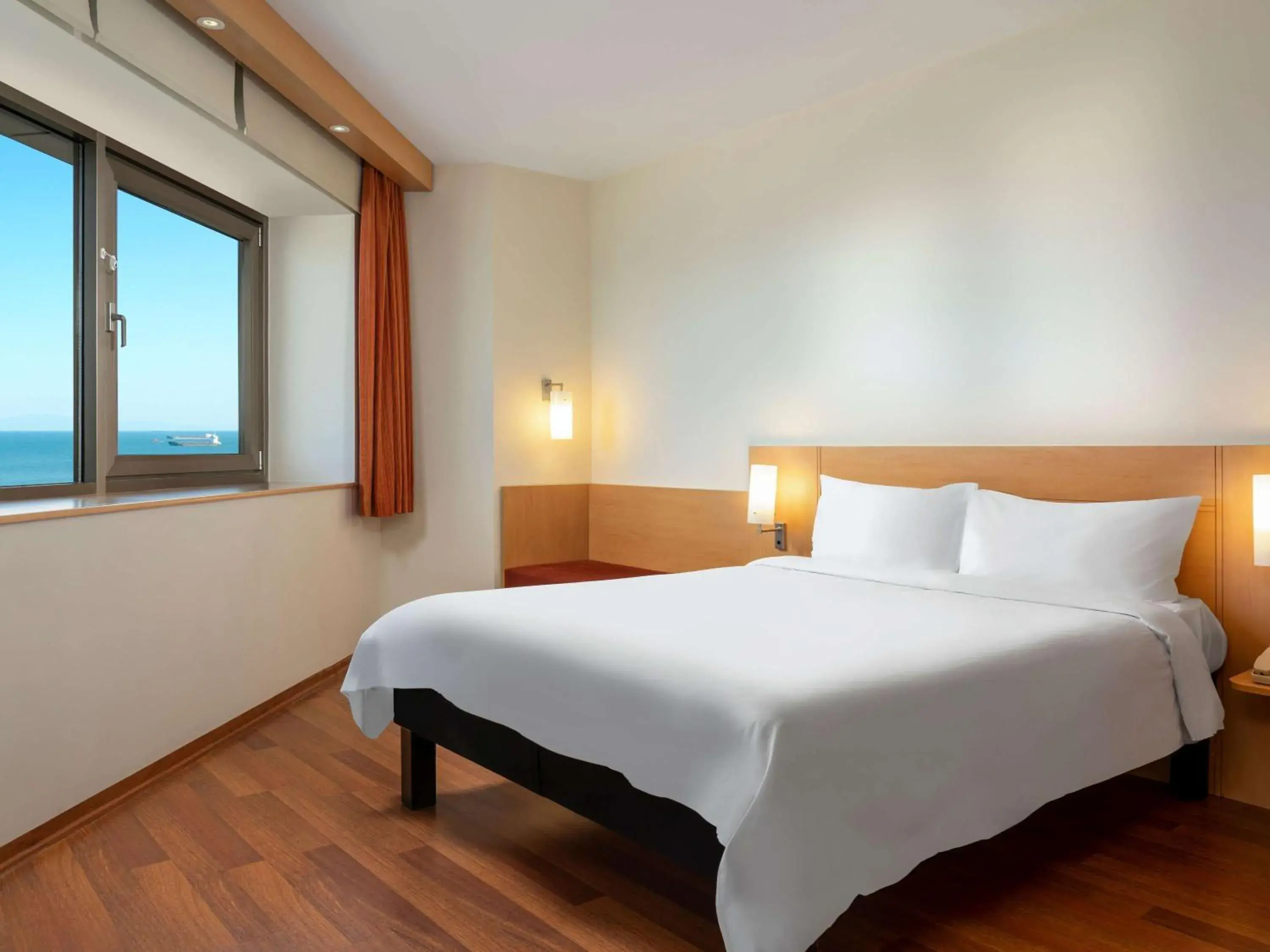 Bedroom, Bed in Ibis Istanbul Zeytinburnu Bedroom, Bed in Ibis Istanbul Zeytinburnu