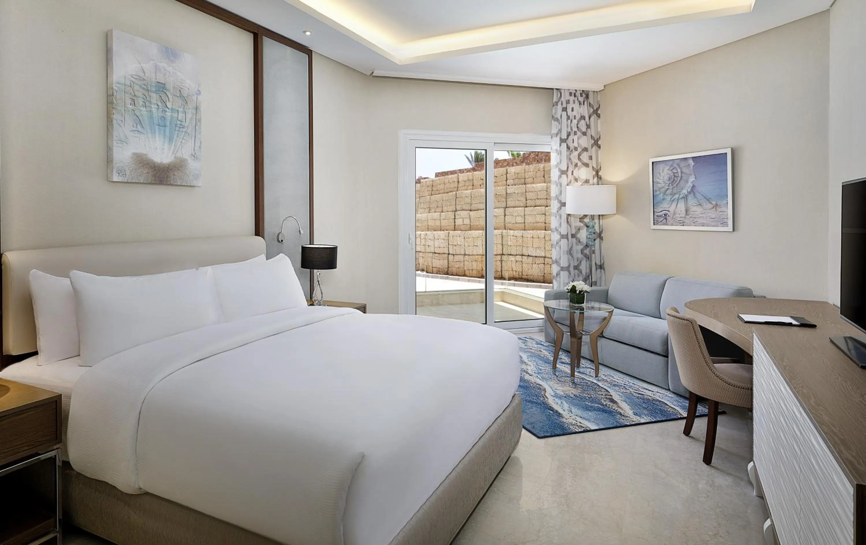 Bed in Hilton Hurghada Plaza Hotel