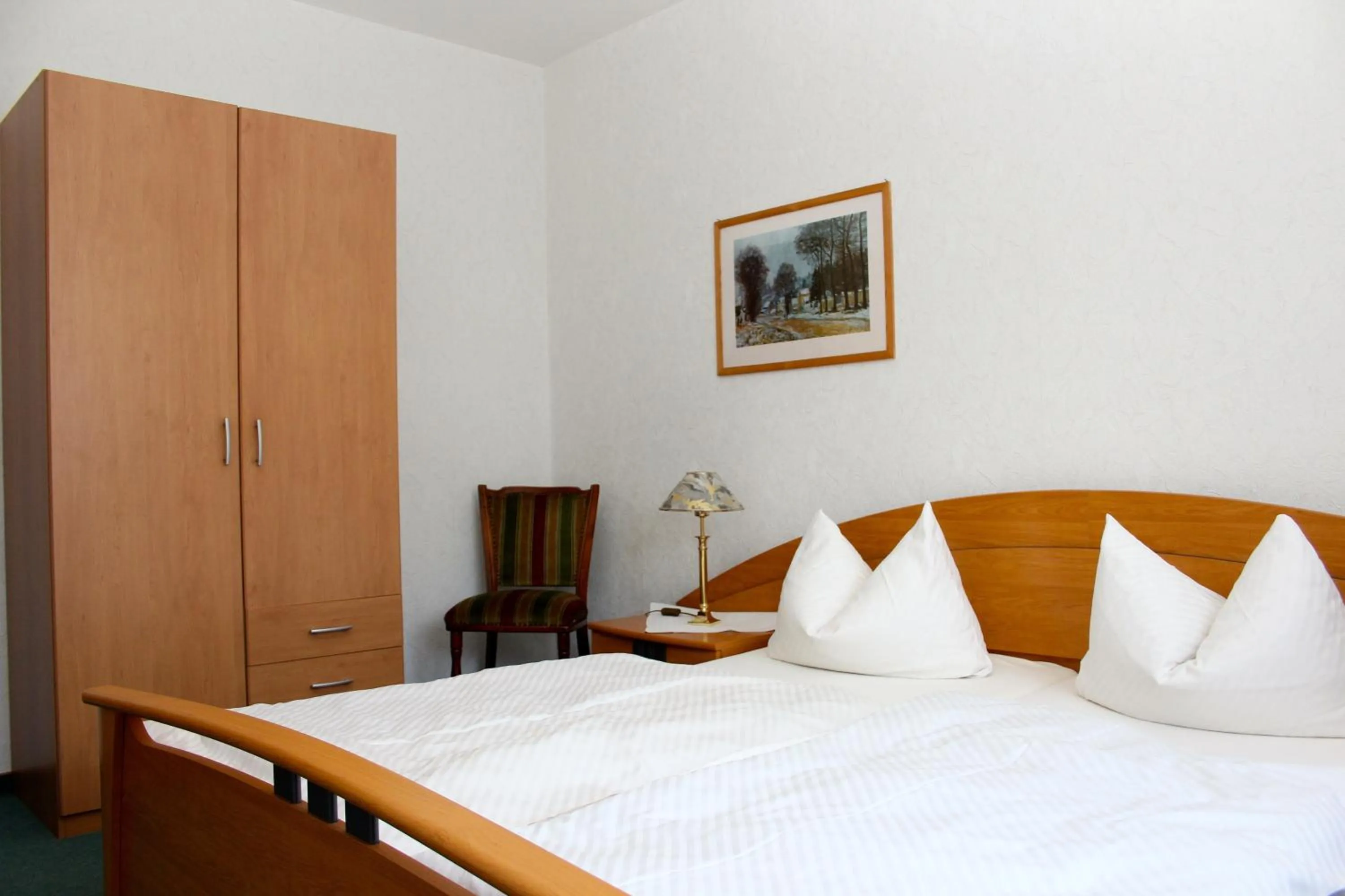 Bedroom, Bed in Hotel Cafe Bothe