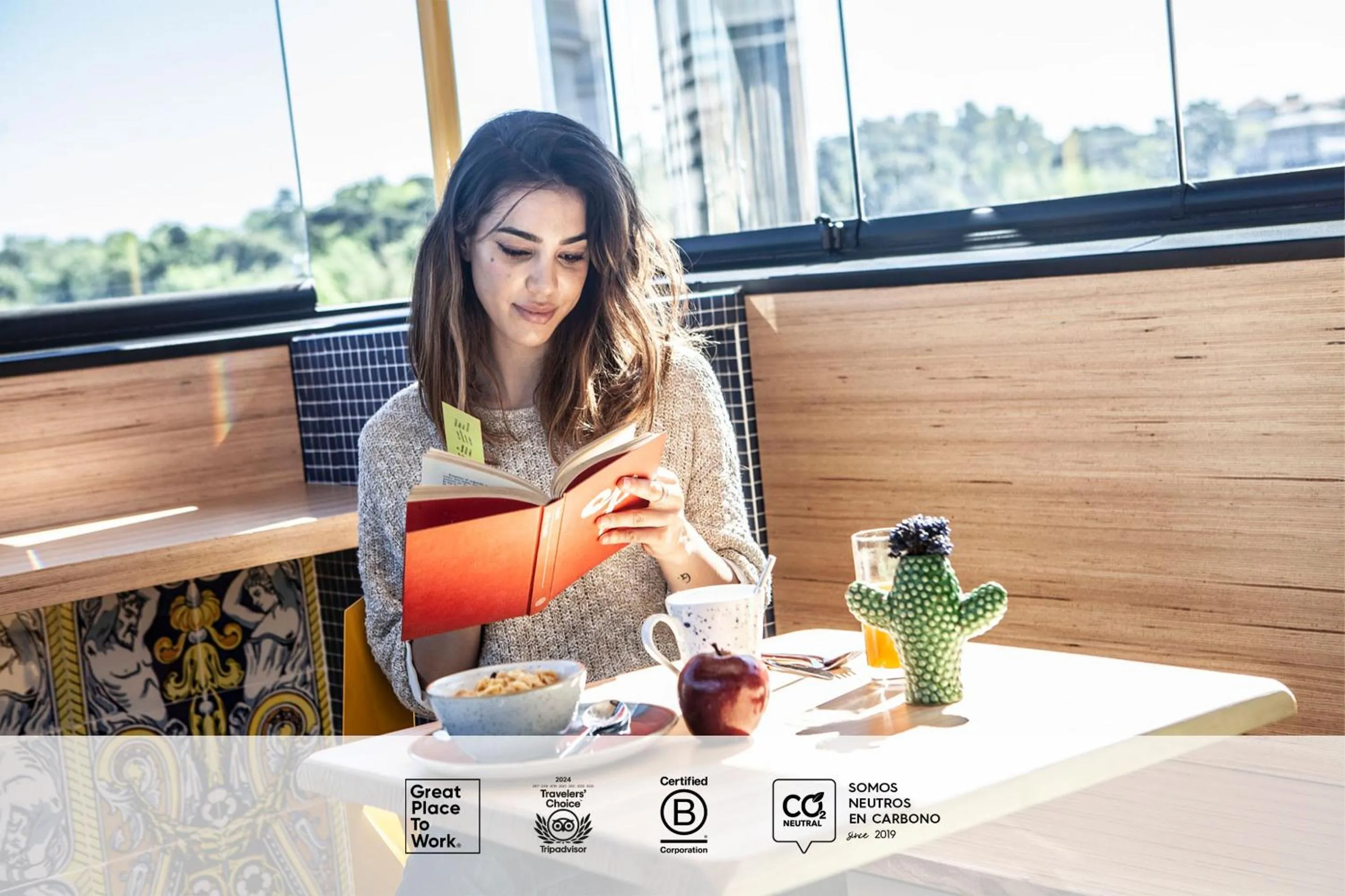 Restaurant/places to eat in SLEEP'N Atocha - B Corp Certified