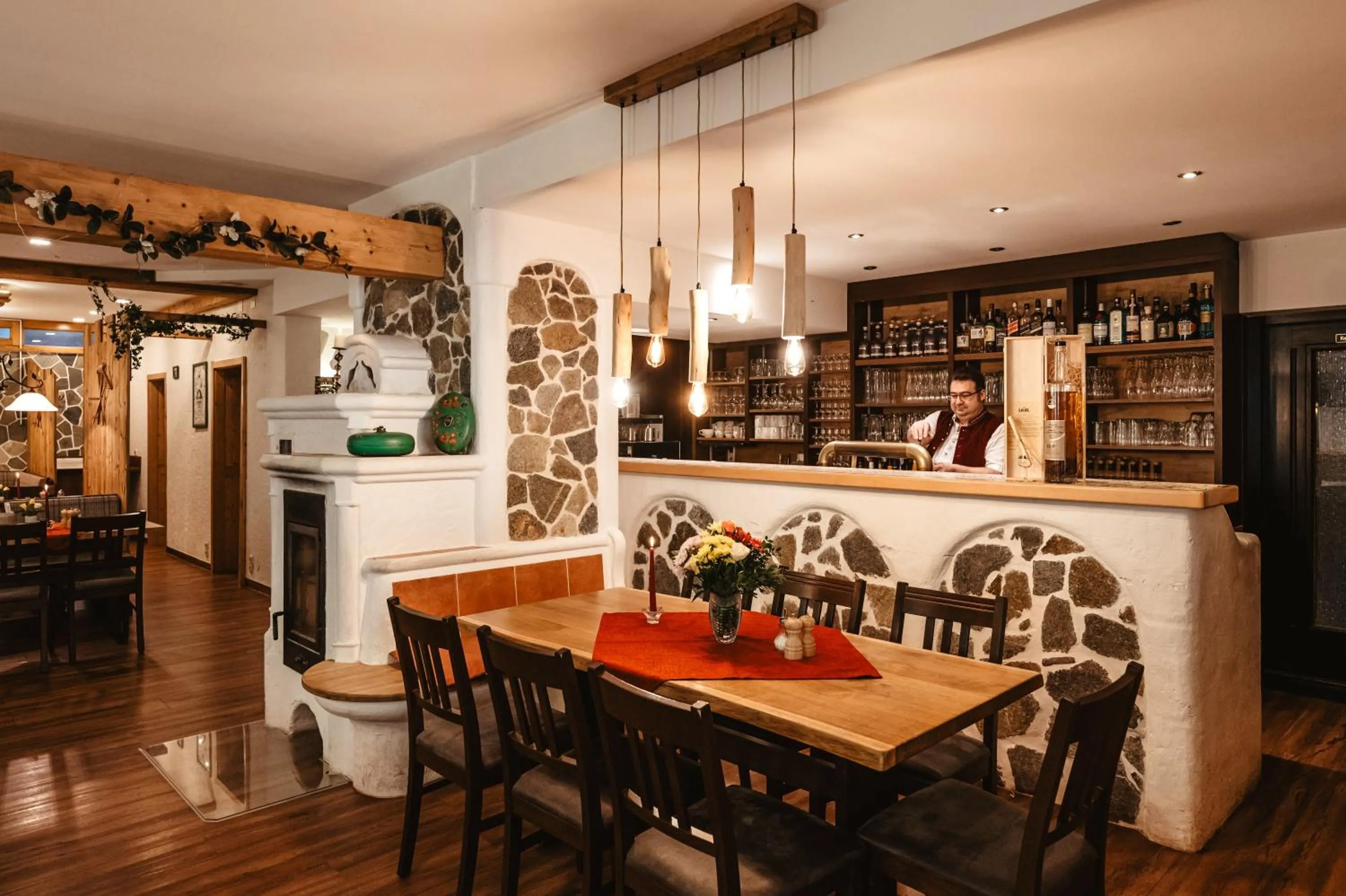 Restaurant/places to eat in Landhotel Neuhof