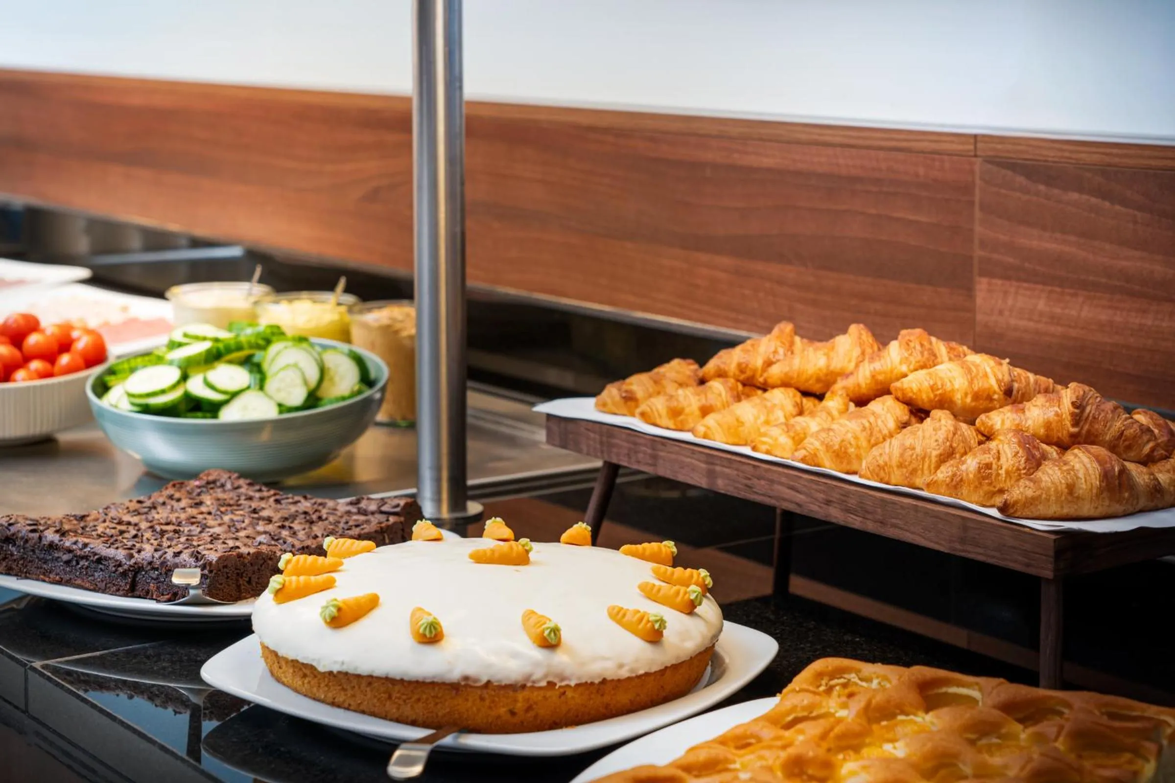 Buffet breakfast in Leonardo Hotel Vienna Schönbrunn