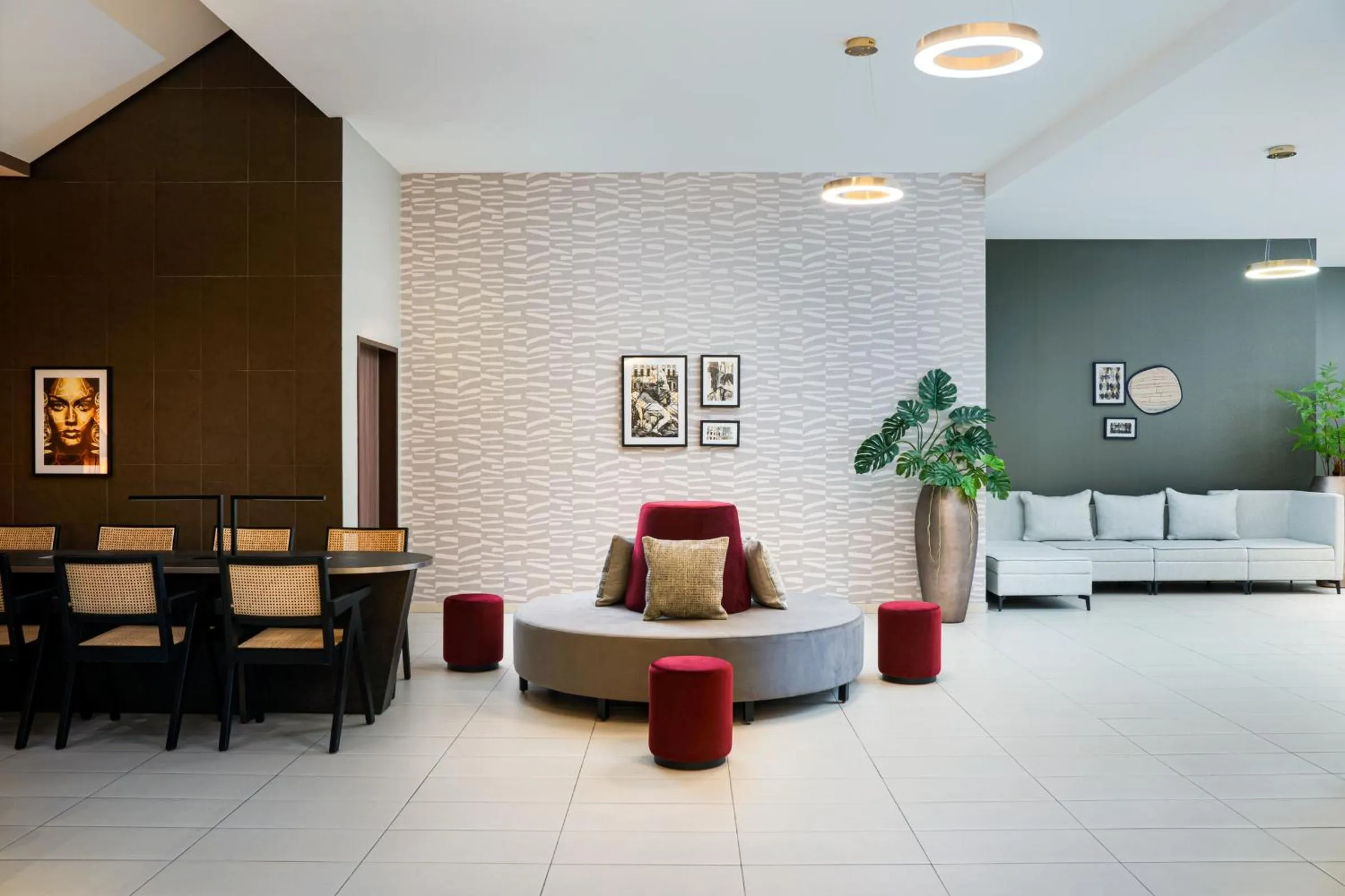 Lobby or reception in Leonardo Hotel Vienna Schönbrunn