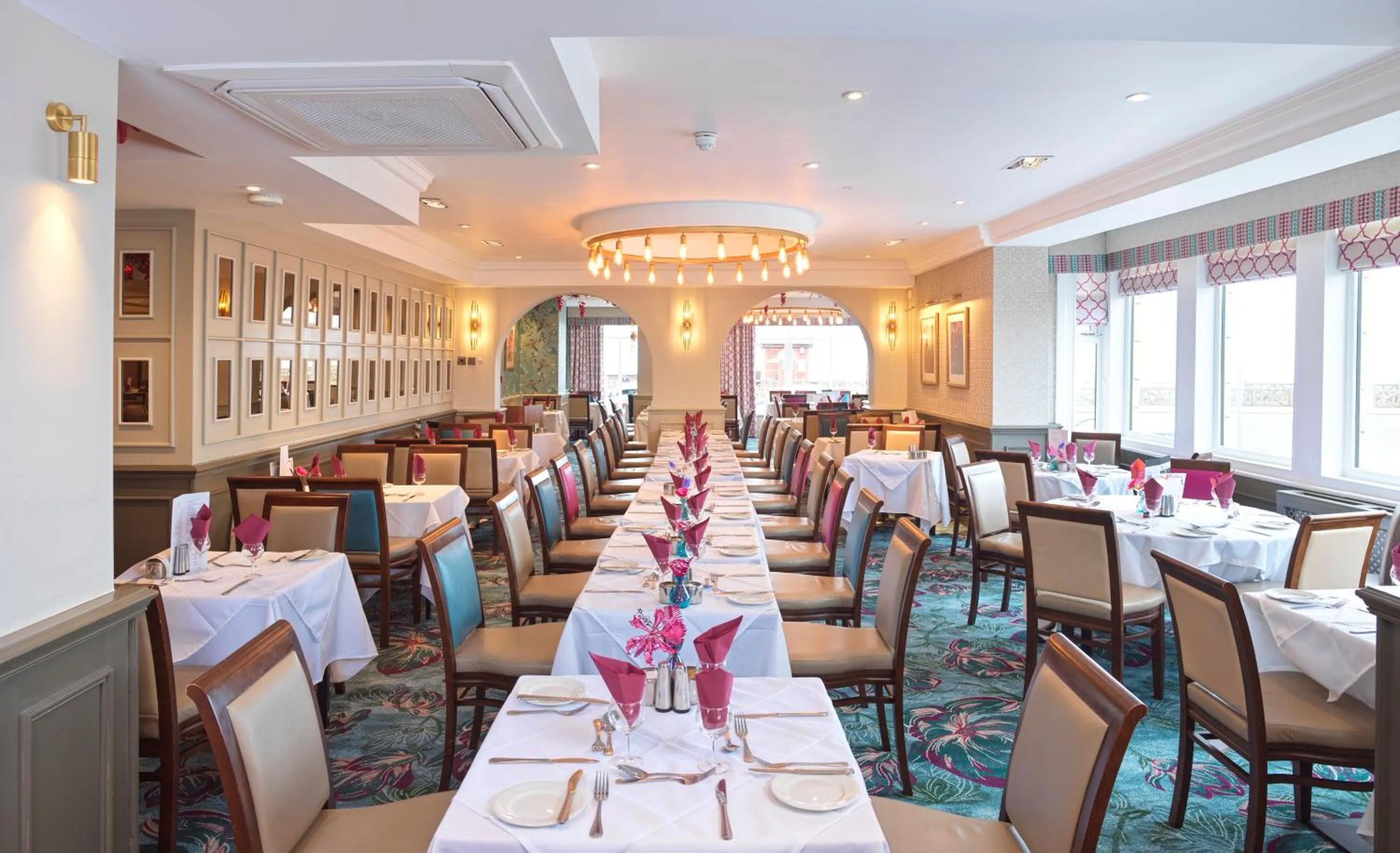 Restaurant/places to eat in Hotel Sheraton