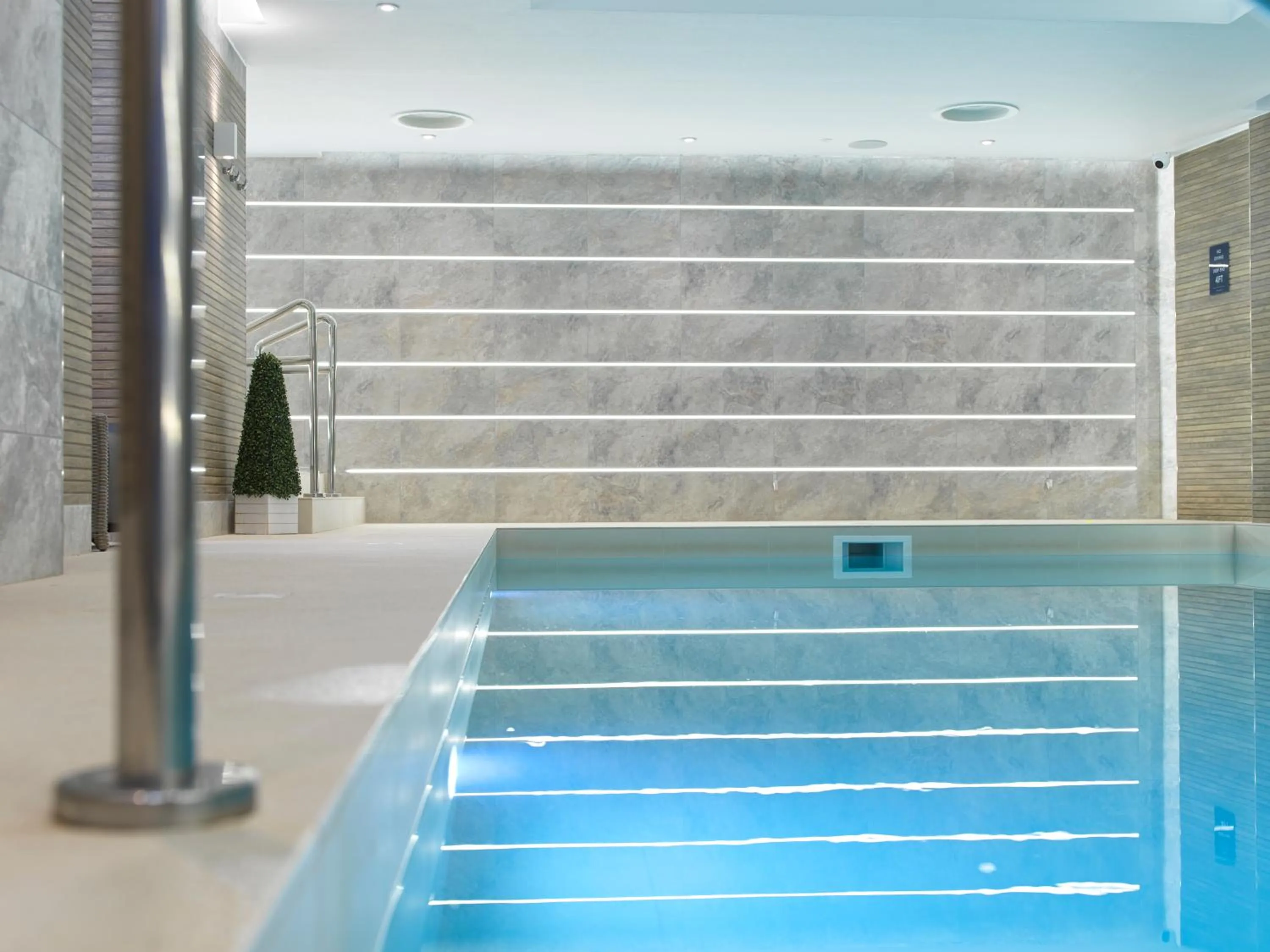 Swimming pool in Hotel Sheraton