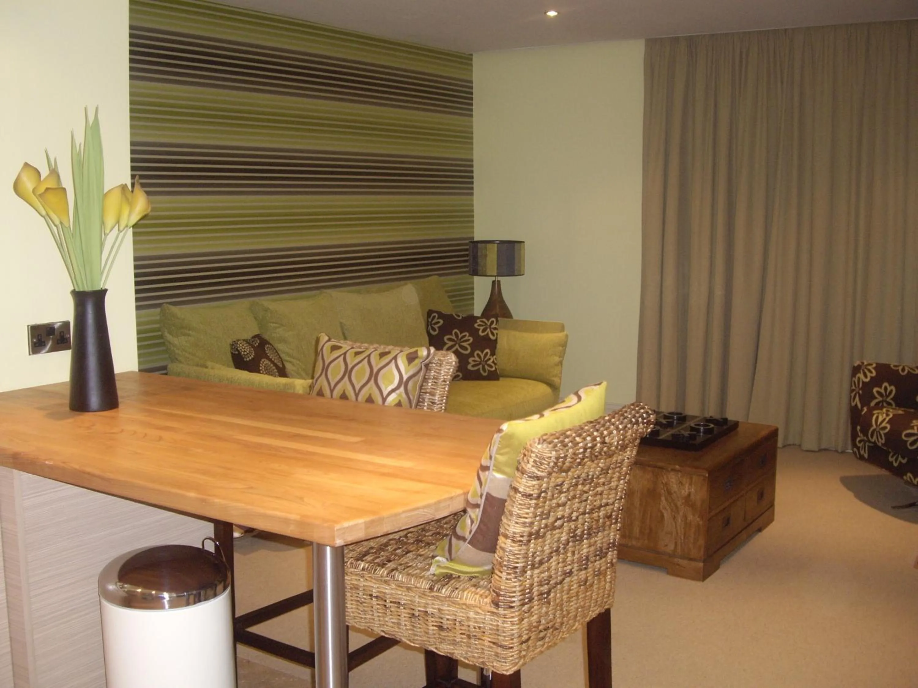 Photo of the whole room in Portland Apartments