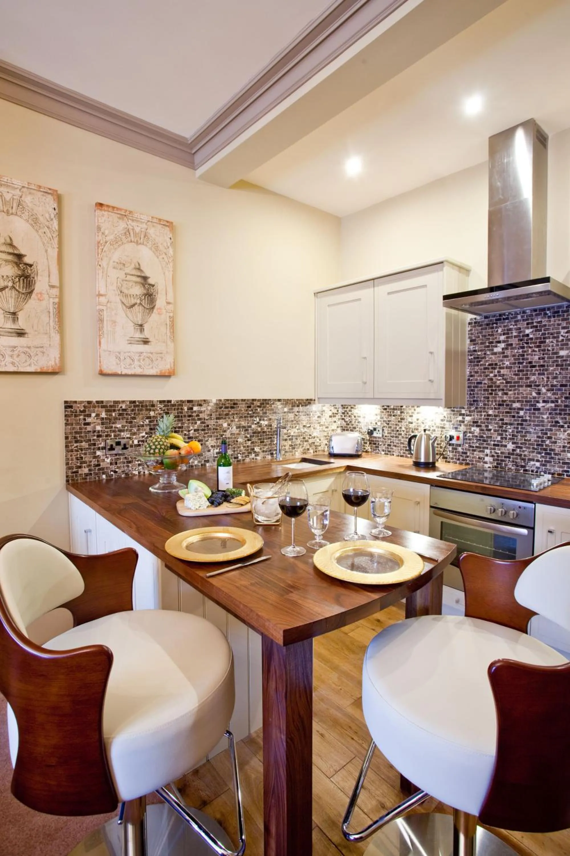 Kitchen or kitchenette in Portland Apartments