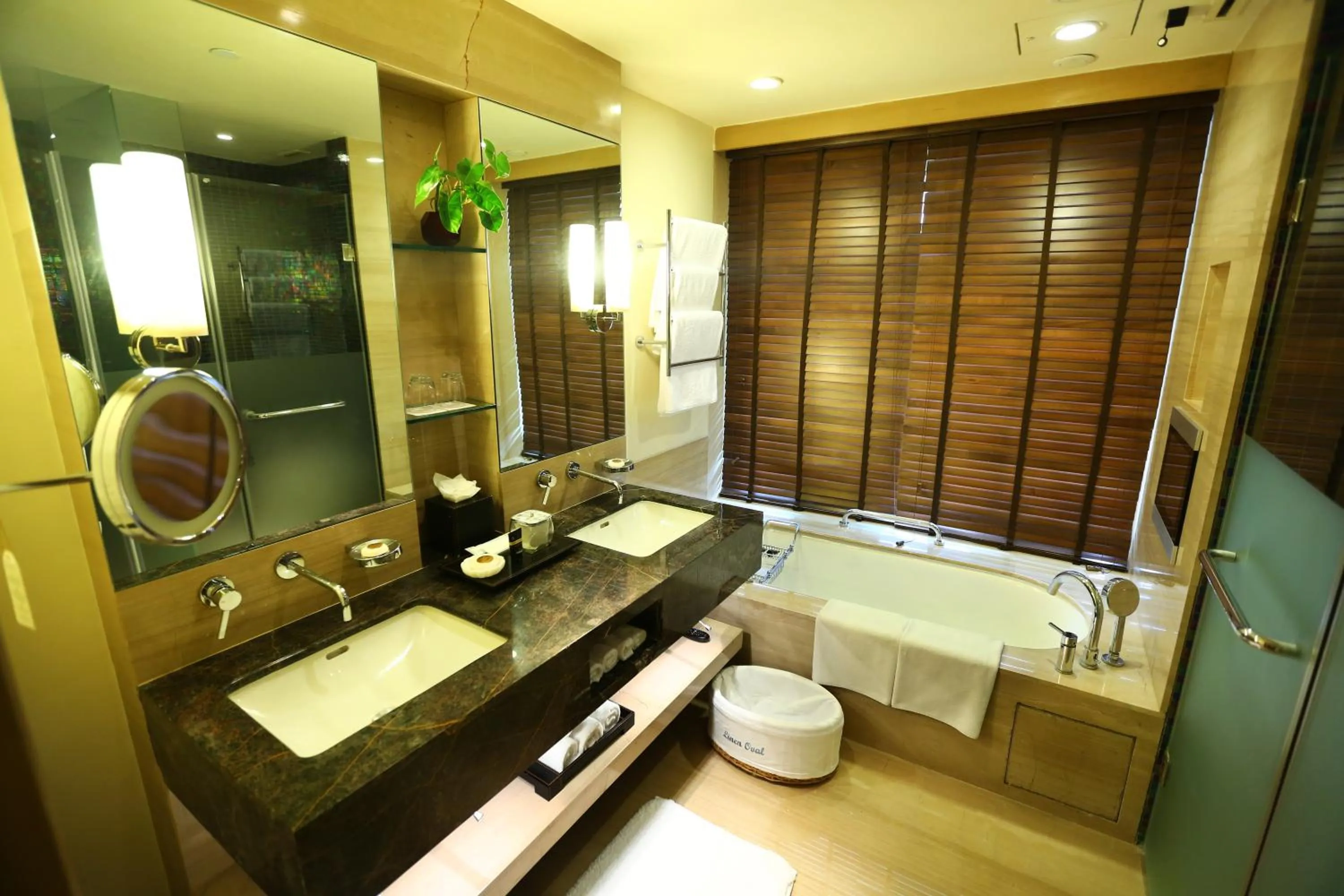 Shower in ITC Gardenia, a Luxury Collection Hotel, Bengaluru