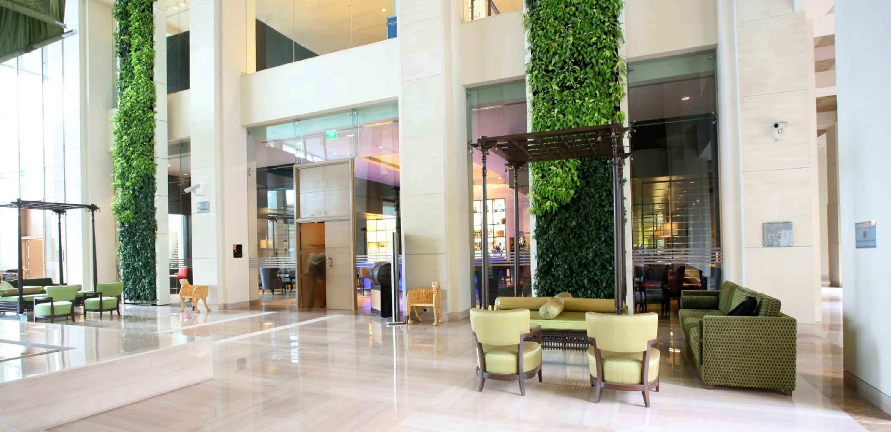 Lobby or reception in ITC Gardenia, a Luxury Collection Hotel, Bengaluru