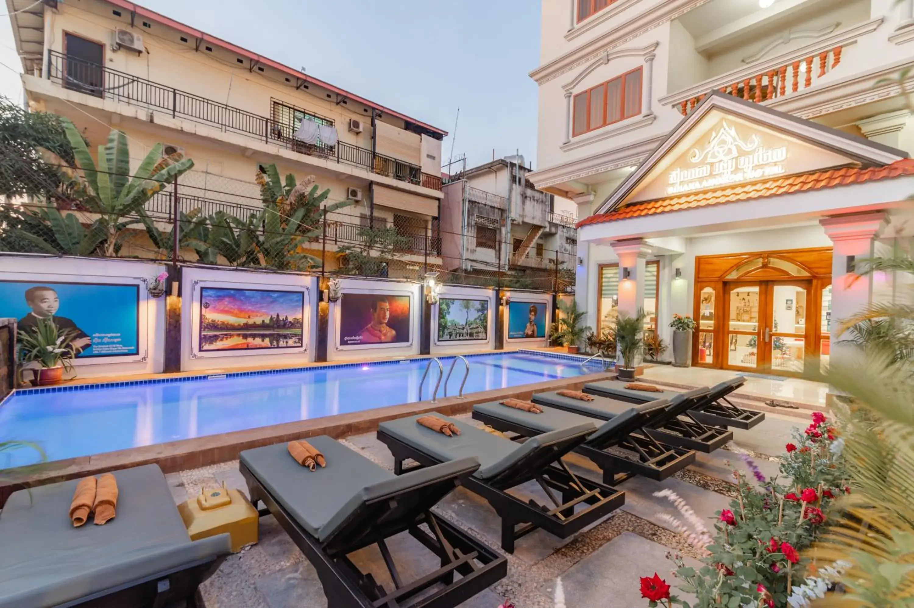 Swimming pool in Sinaka Angkor Hotel Swimming pool in Sinaka Angkor Hotel