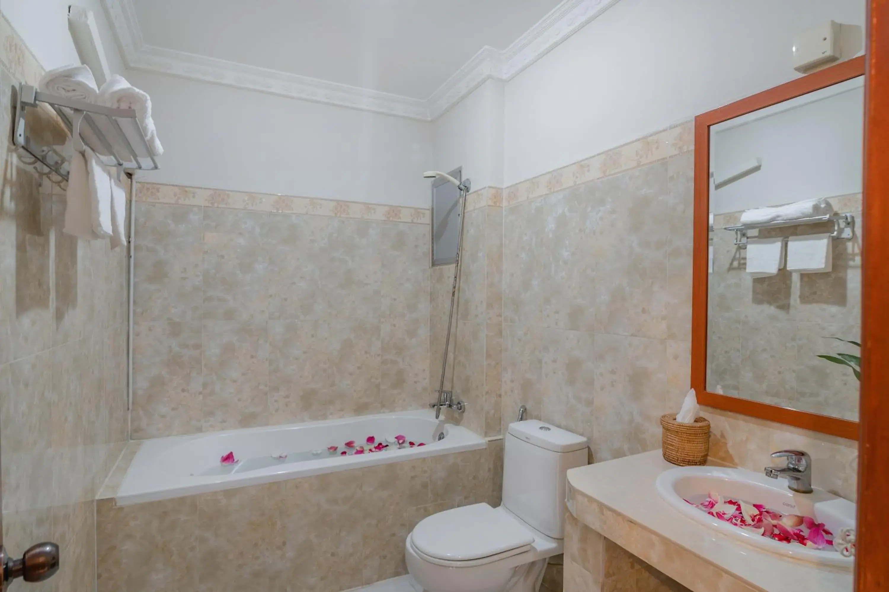 Bathroom in Sinaka Angkor Hotel Bathroom in Sinaka Angkor Hotel