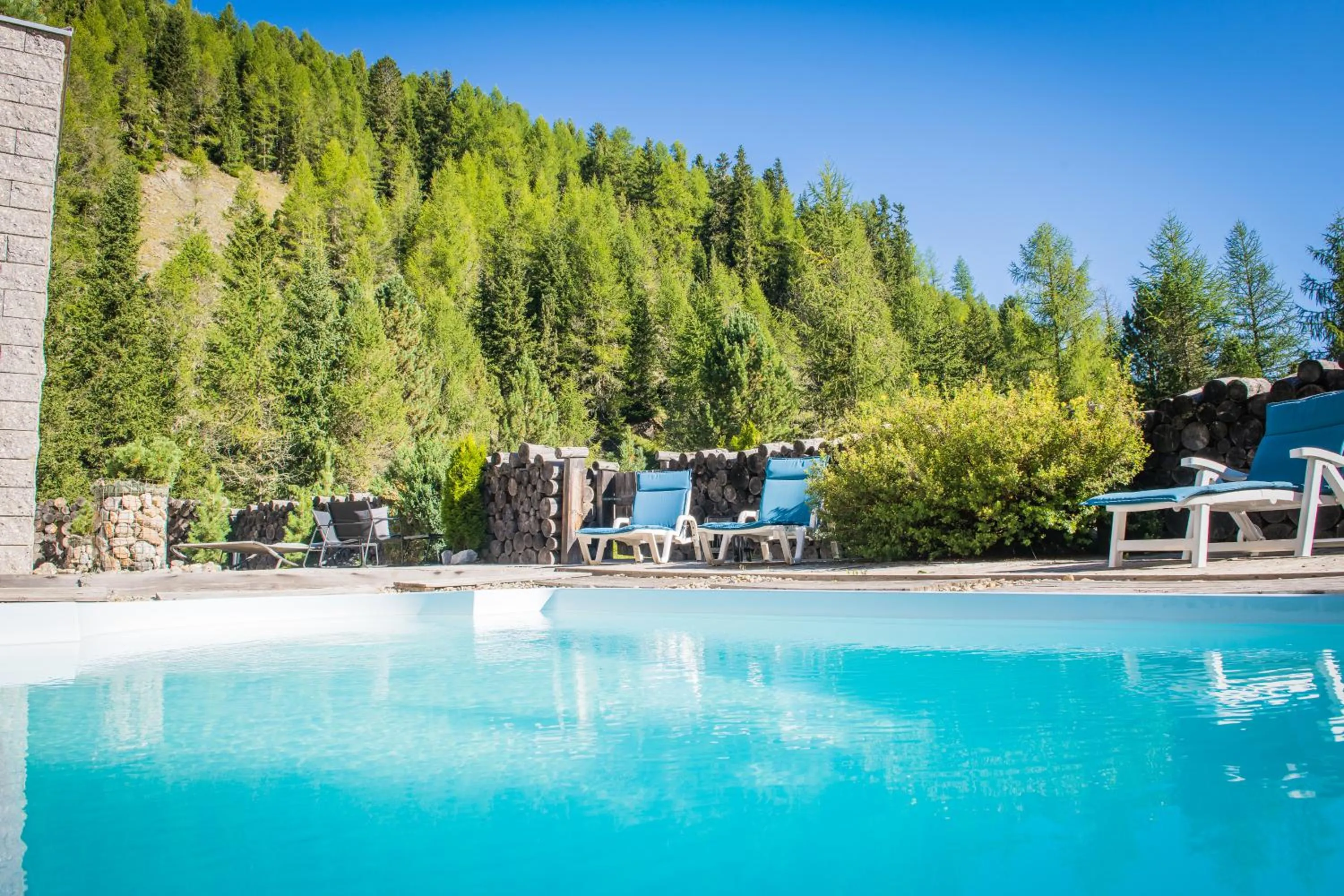 Pool view in Hotel zum See