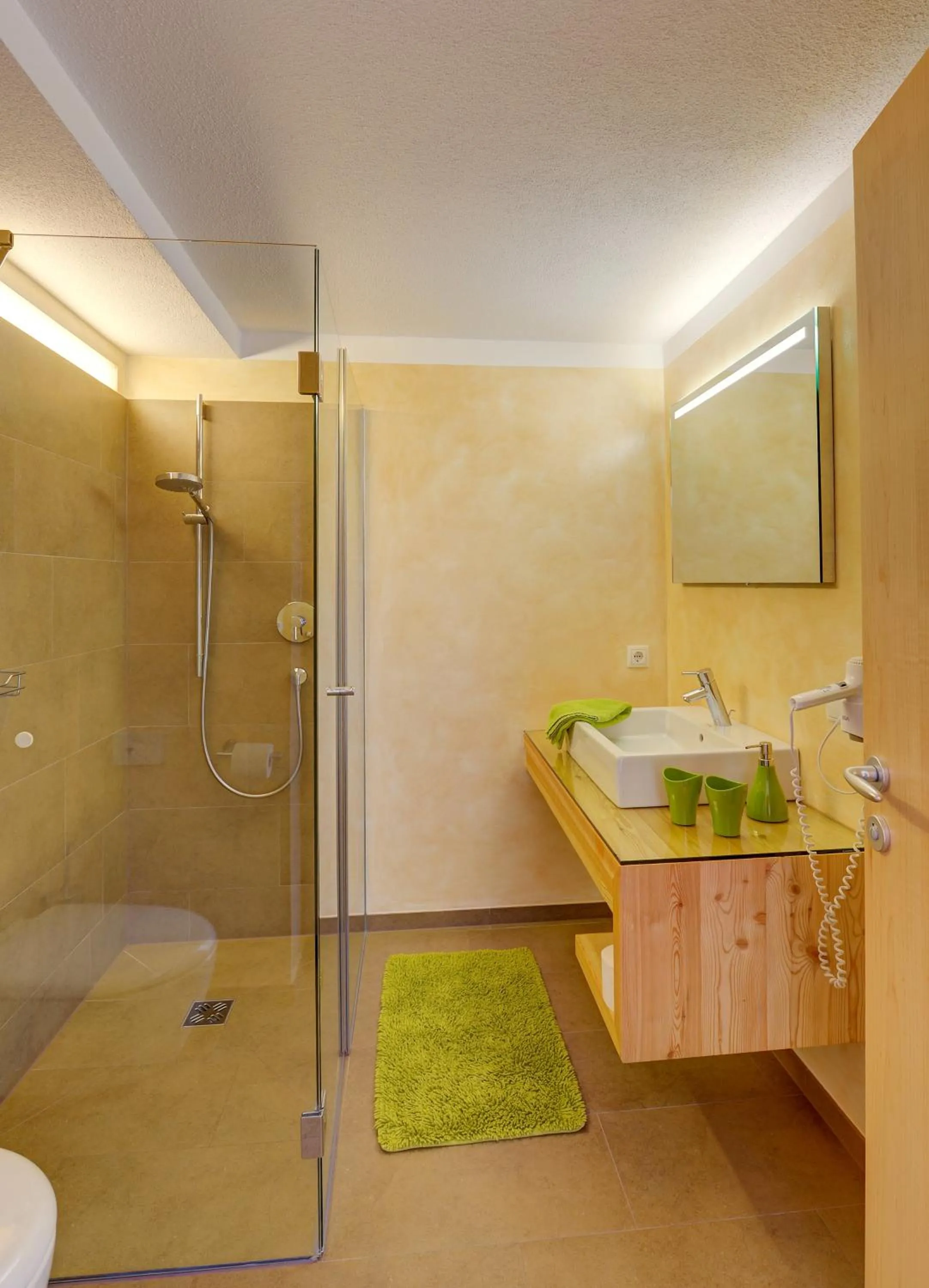 Shower in Hotel zum See
