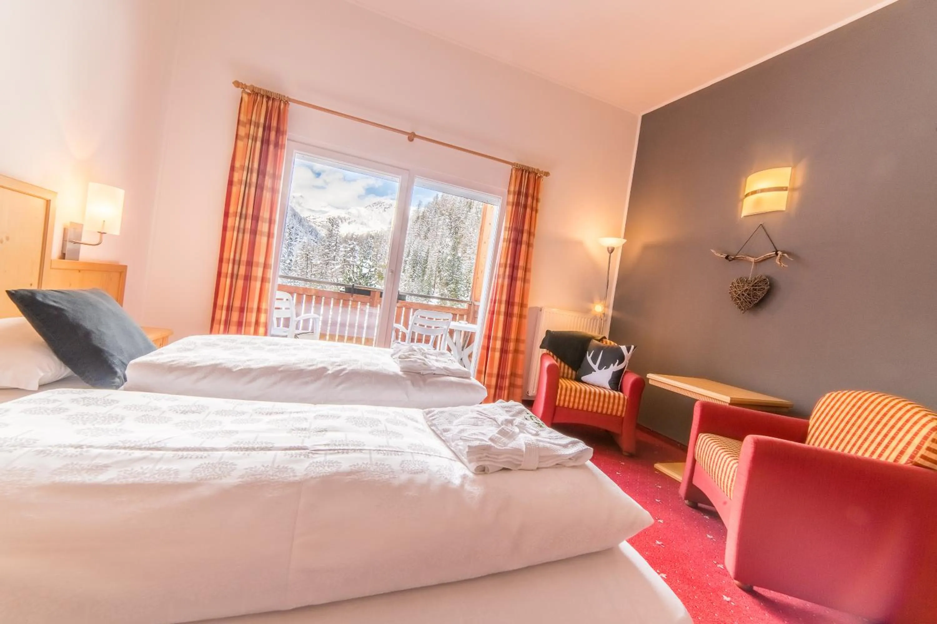 Photo of the whole room, Bed in Hotel zum See