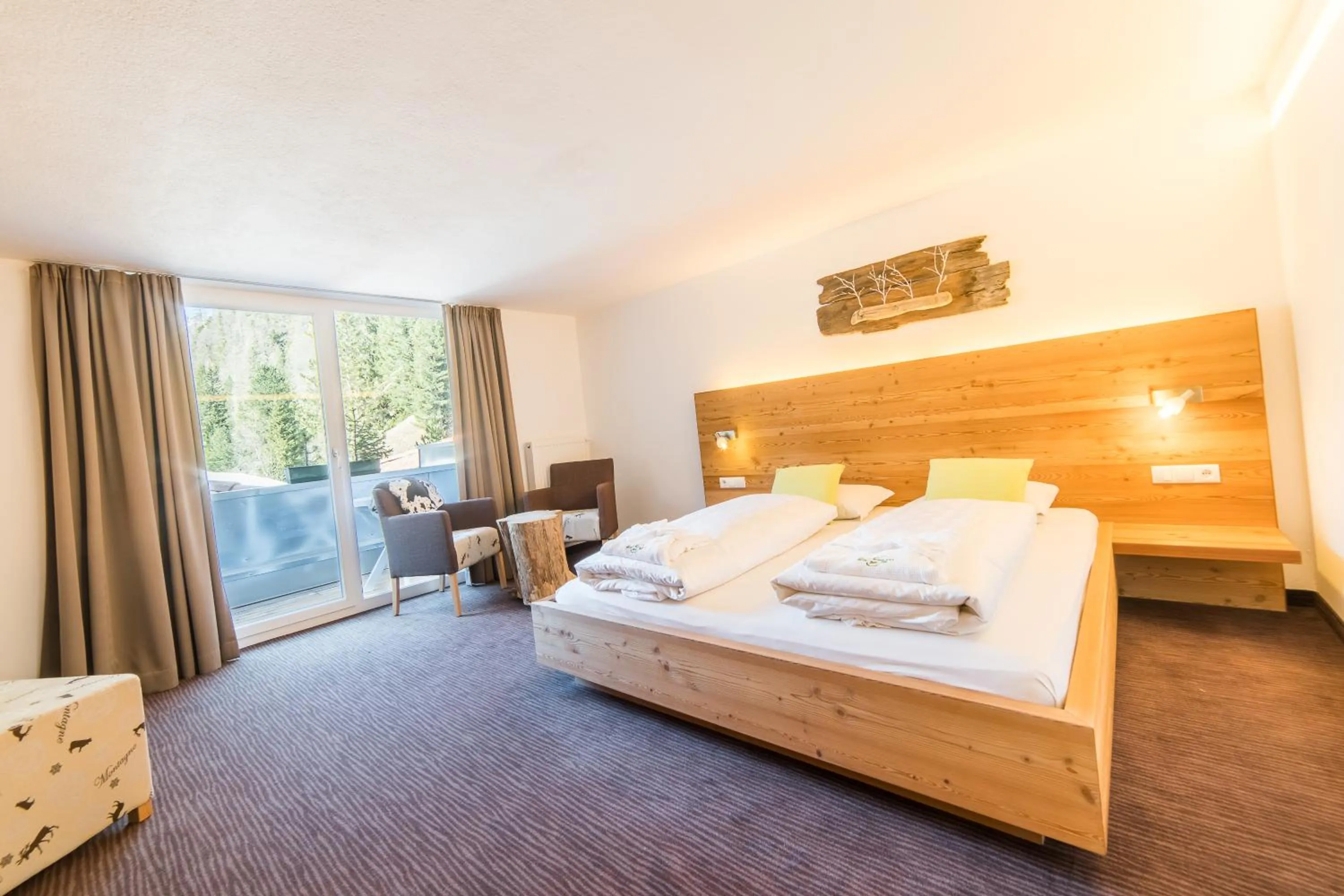 Photo of the whole room, Bed in Hotel zum See