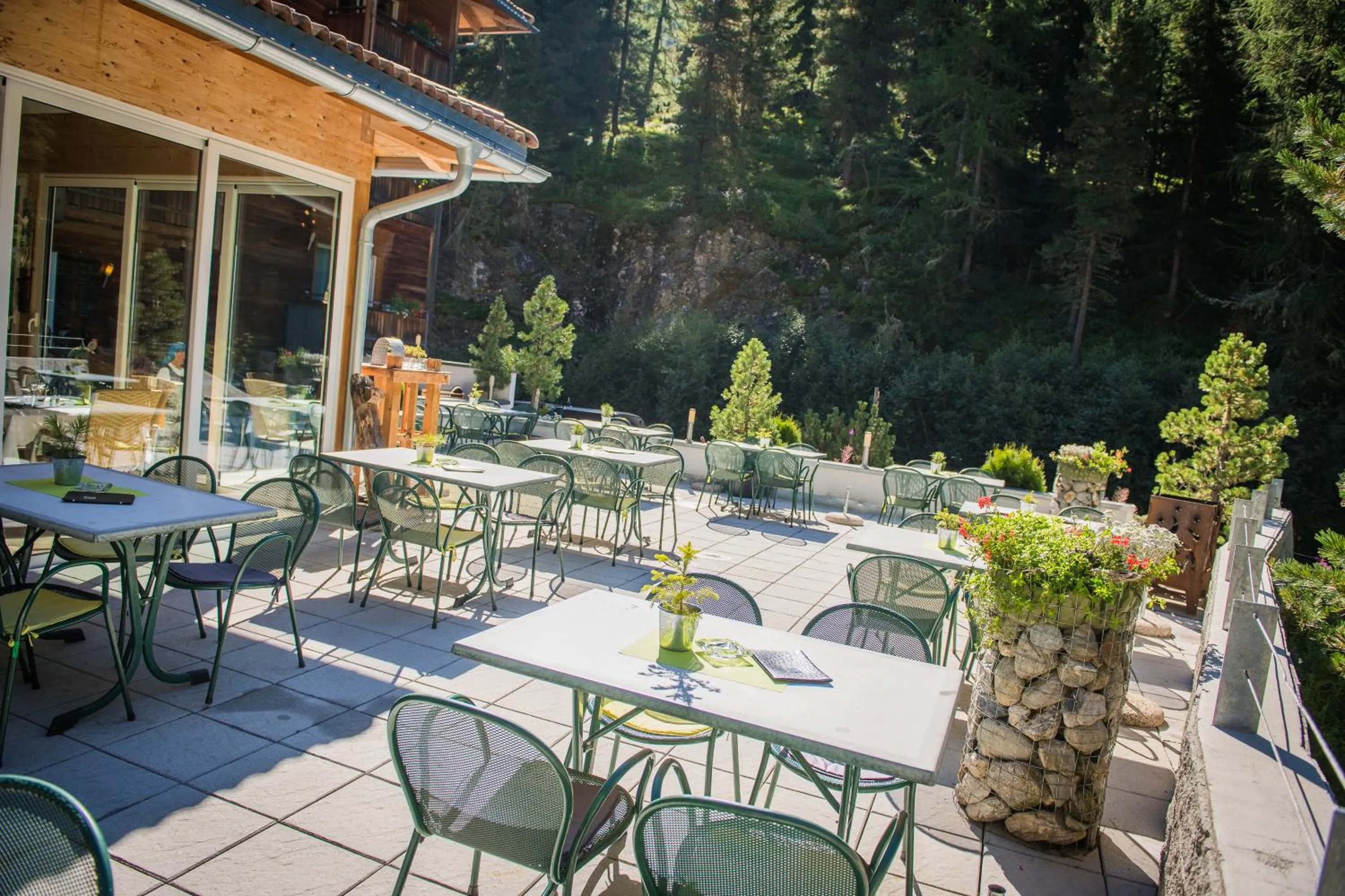 Restaurant/places to eat in Hotel zum See