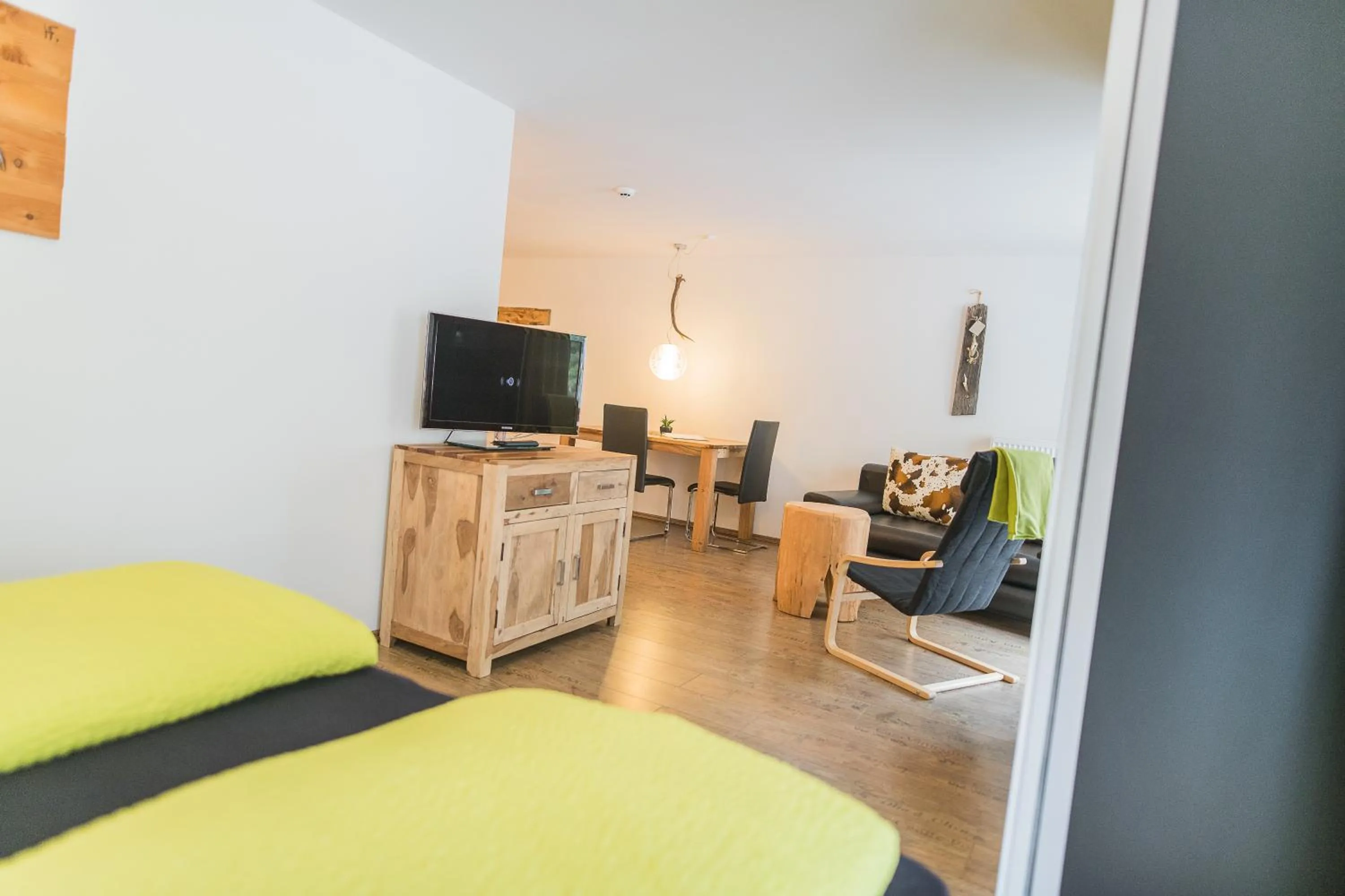 Restaurant/places to eat in Residence Martell Mountains