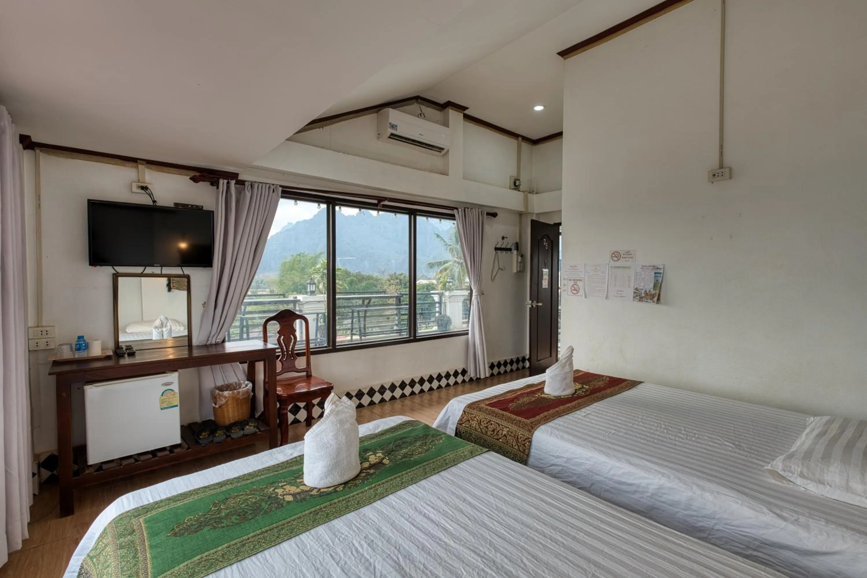 Standard Twin Room in SD View Hotel