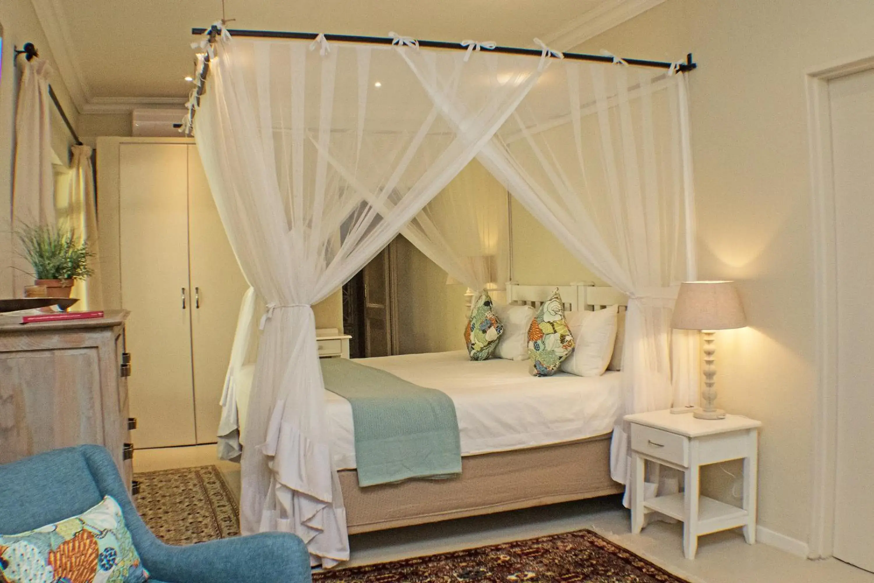 Bedroom, Bed in Khaya Ndlovu Safari Manor Bedroom, Bed in Khaya Ndlovu Safari Manor