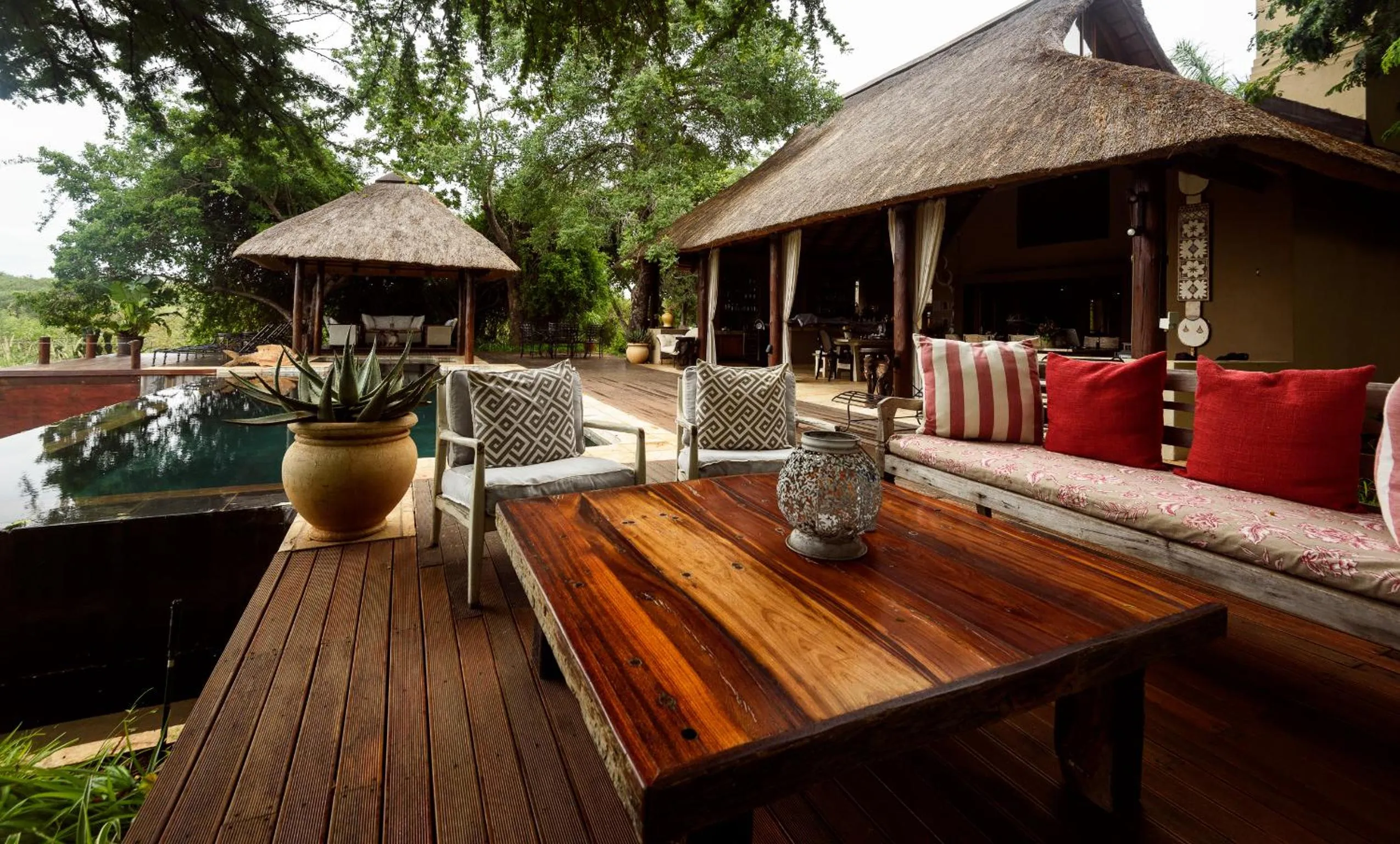 Communal lounge/ TV room in Khaya Ndlovu Safari Manor