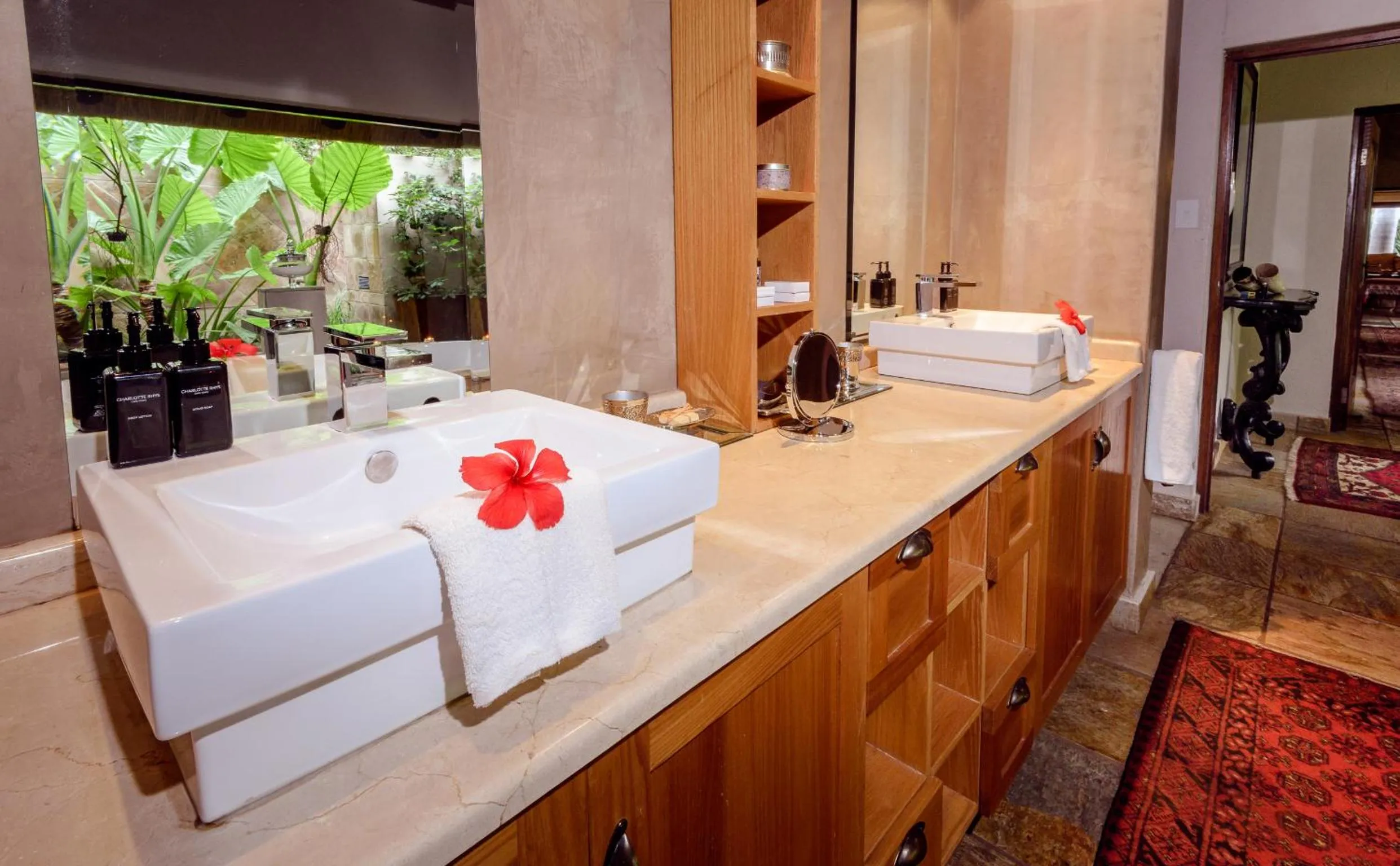 Bathroom in Khaya Ndlovu Safari Manor