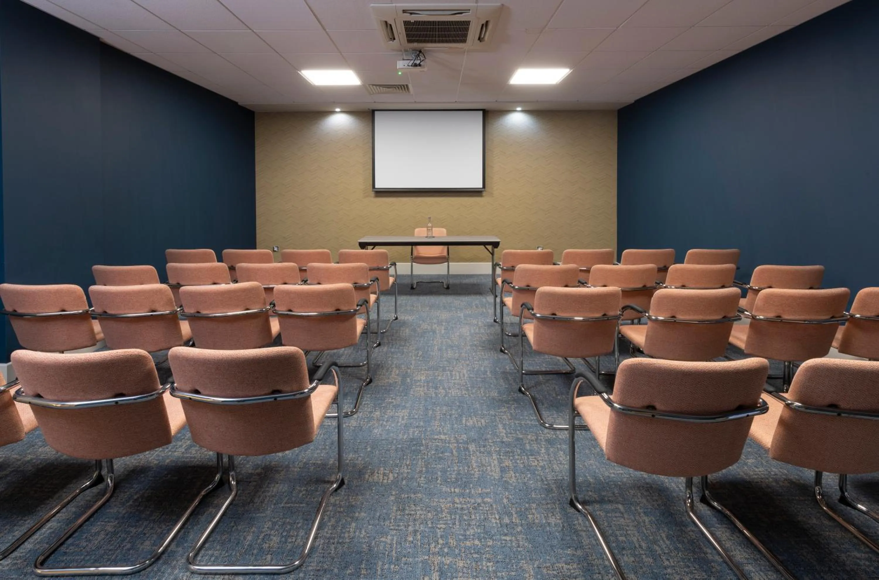 Meeting/conference room in Leonardo Hotel Exeter