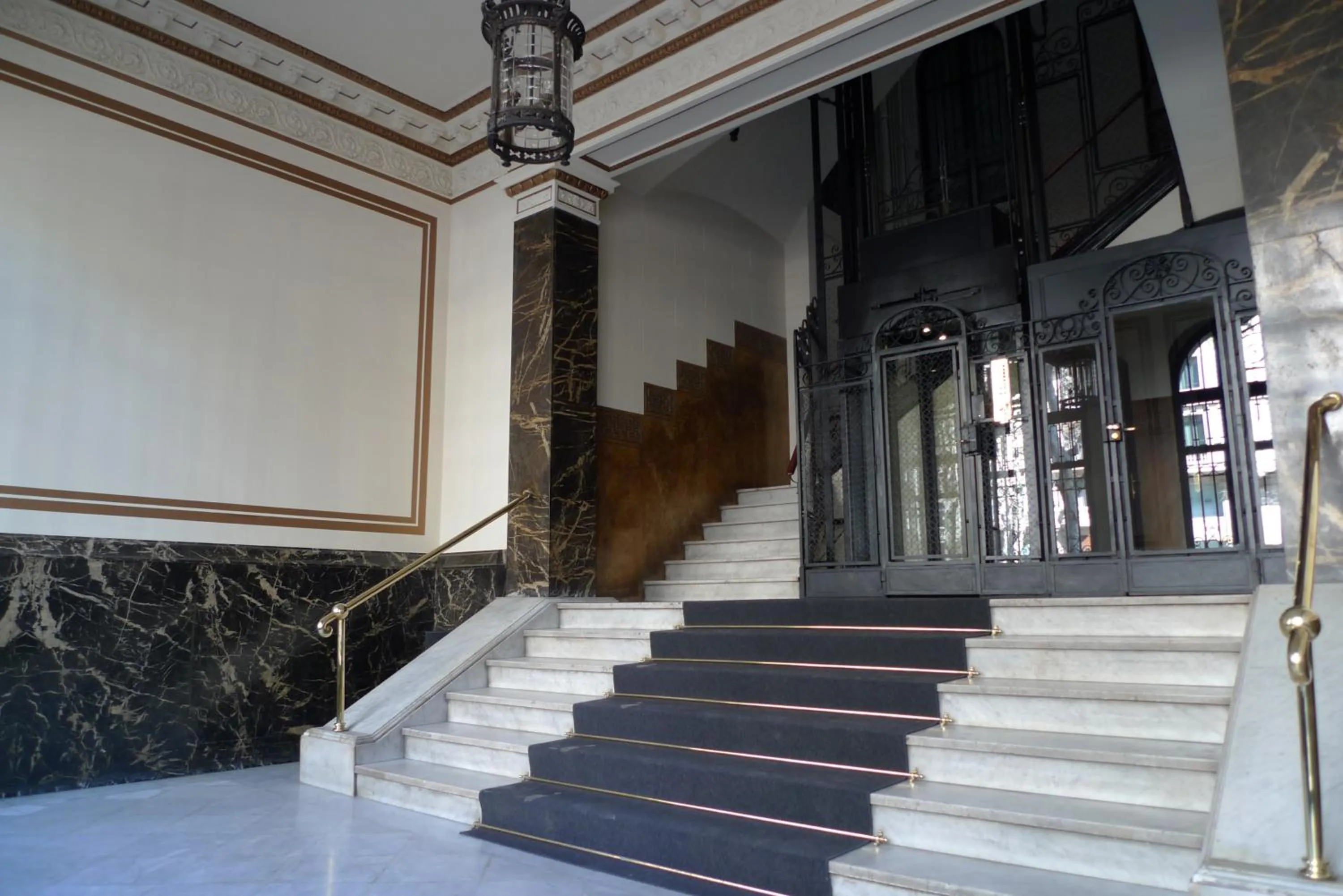 Facade/entrance in La Casa Gran B&B