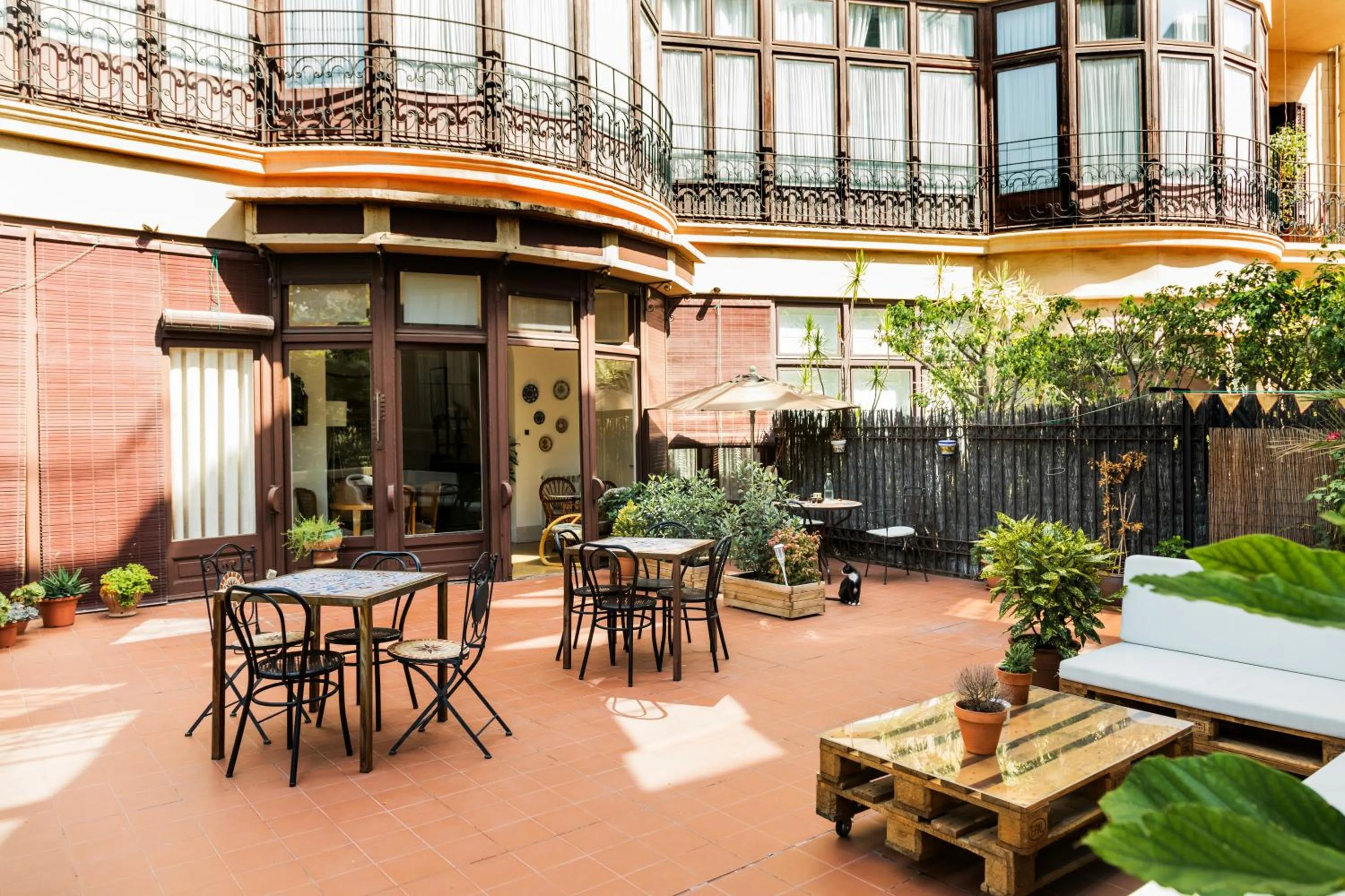 Patio in La Casa Gran B&B