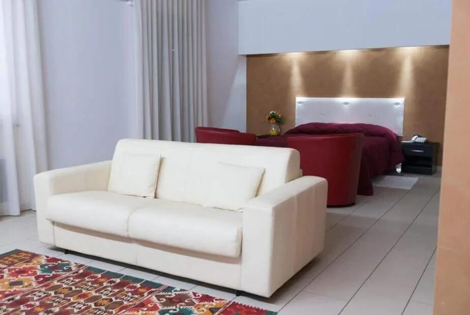 Living room, Bed in Hotel 660