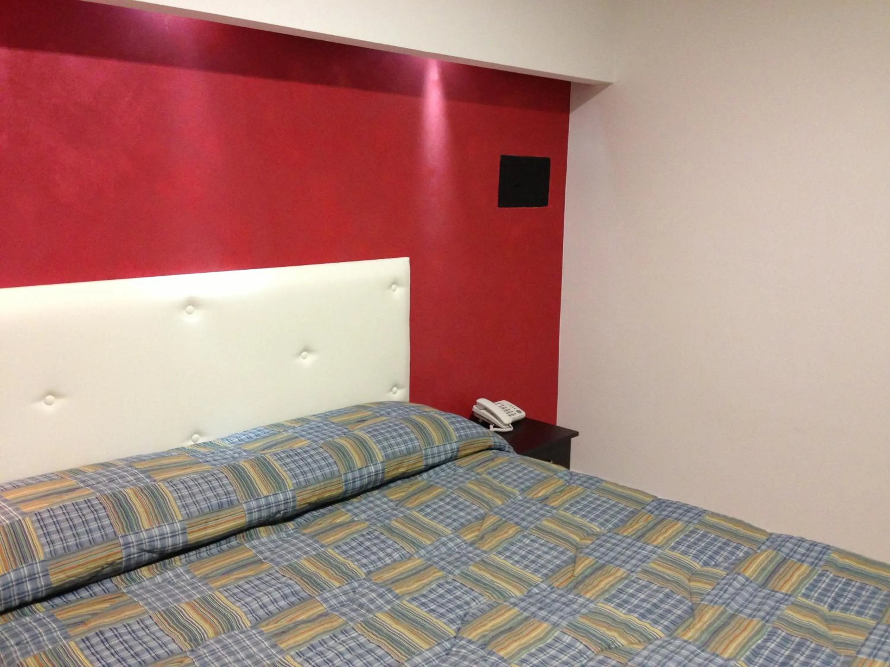 Bedroom, Bed in Hotel 660