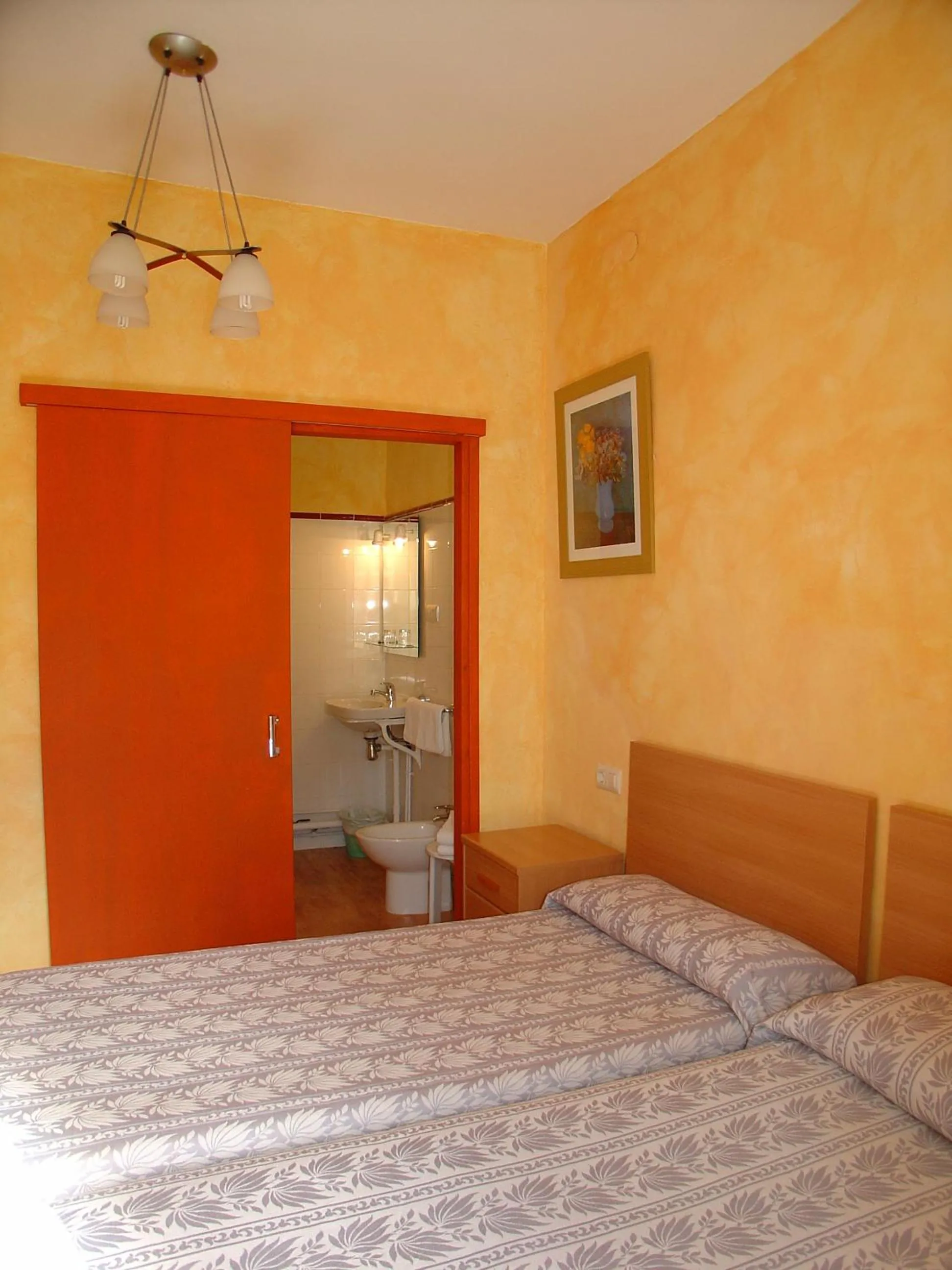Hostal Adarnius
