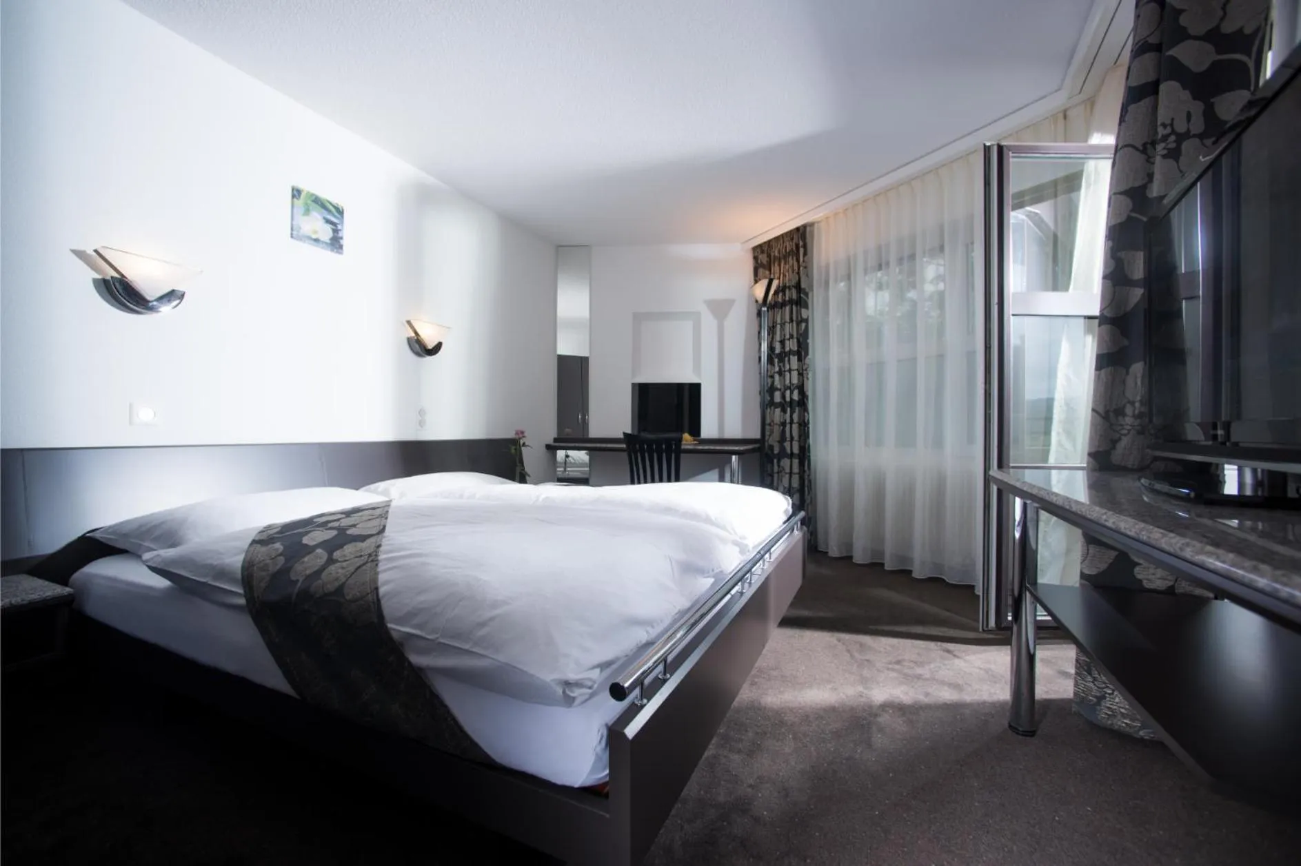 TV and multimedia, Bed in Grand Hôtel Les Endroits