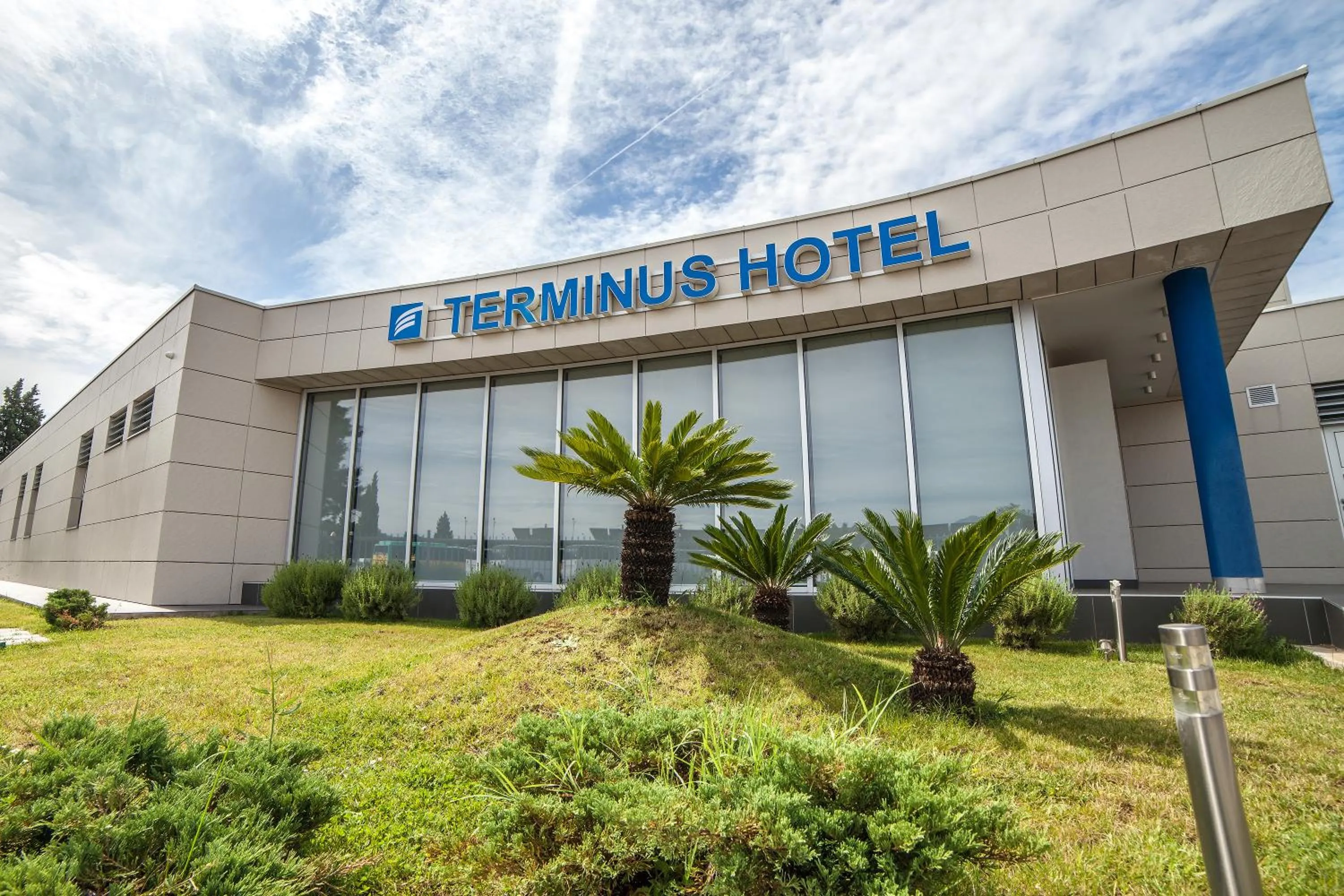 Facade/entrance in Hotel Terminus