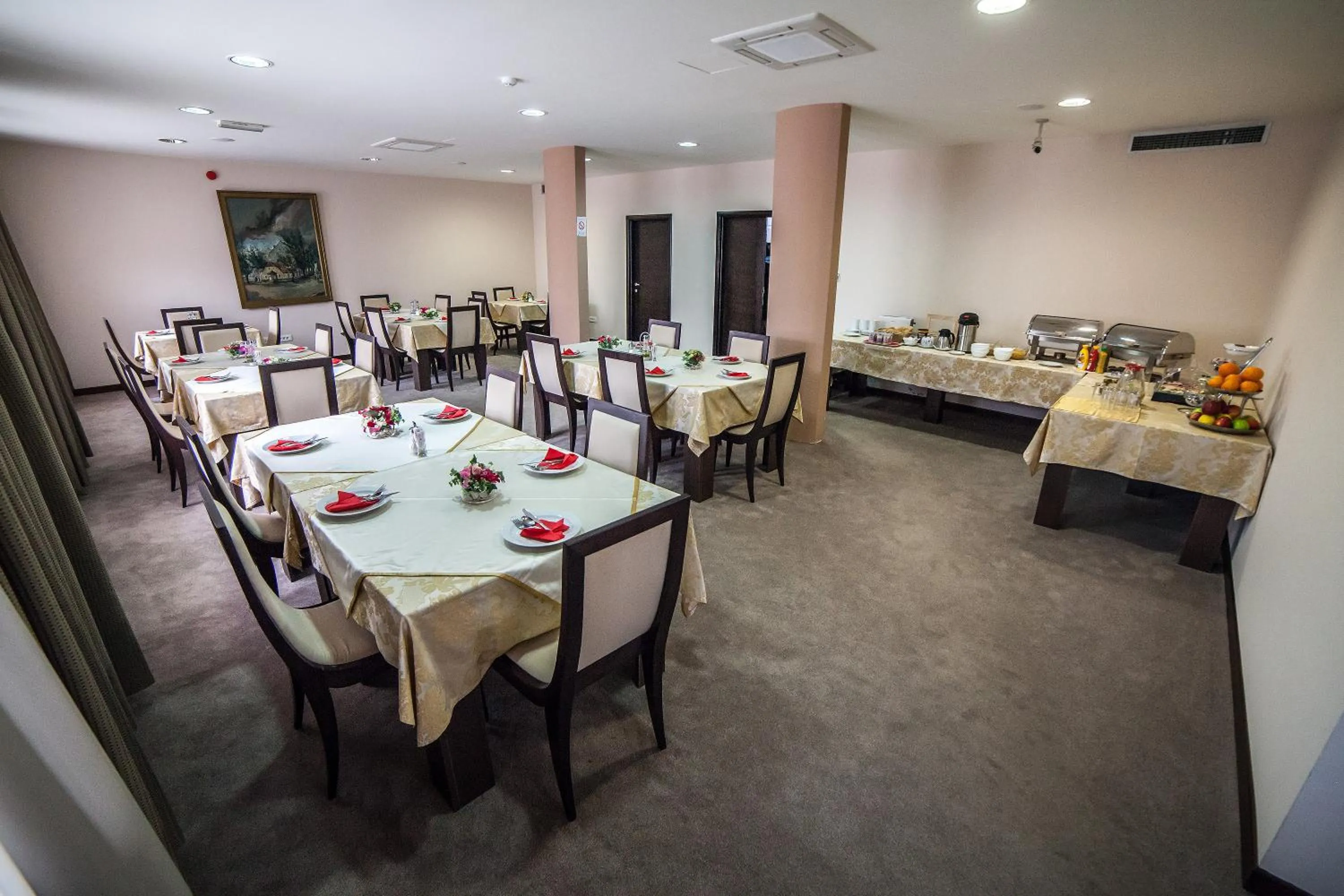 Restaurant/places to eat in Hotel Terminus