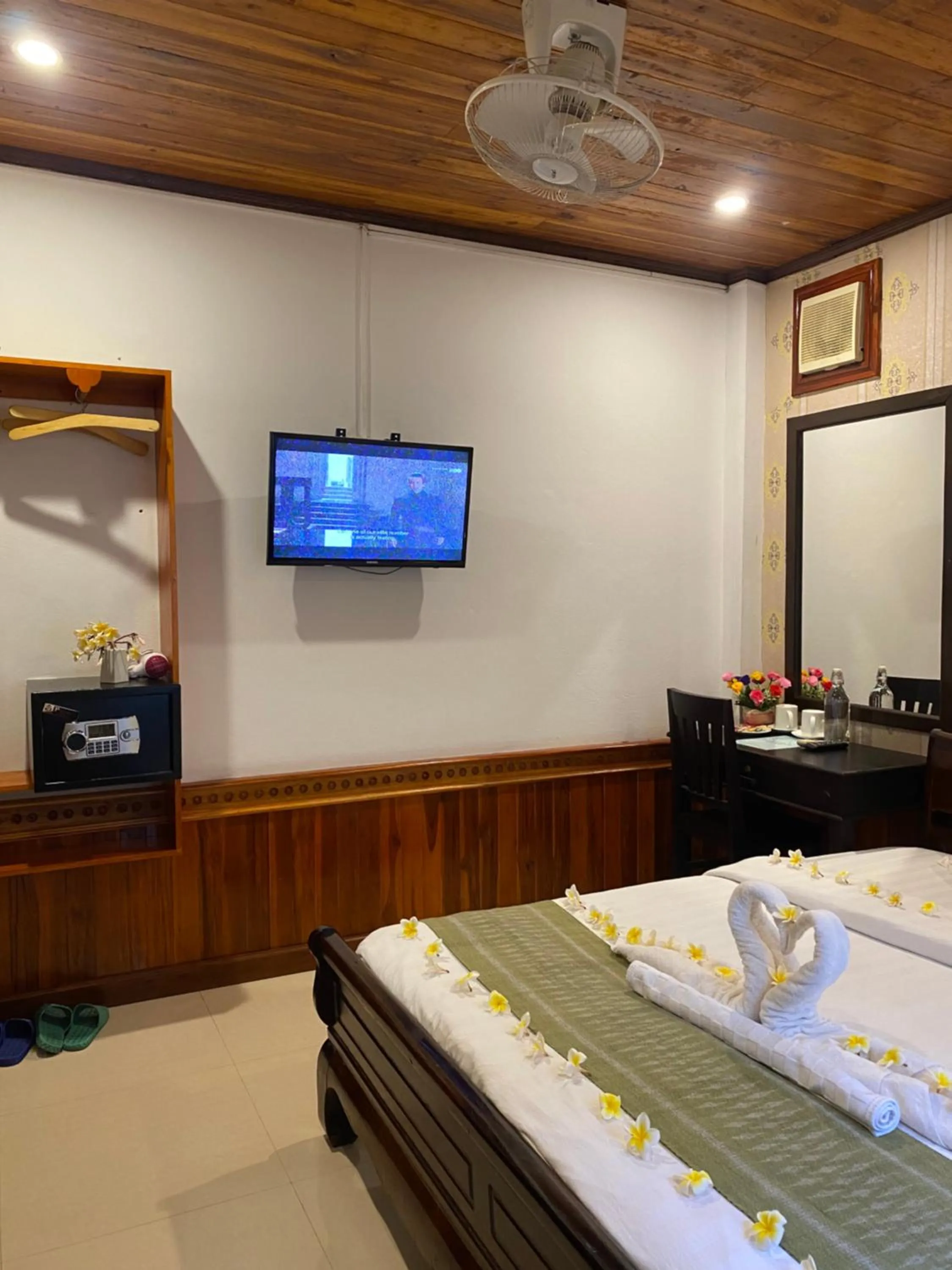 Bed in Golden Lotus Place