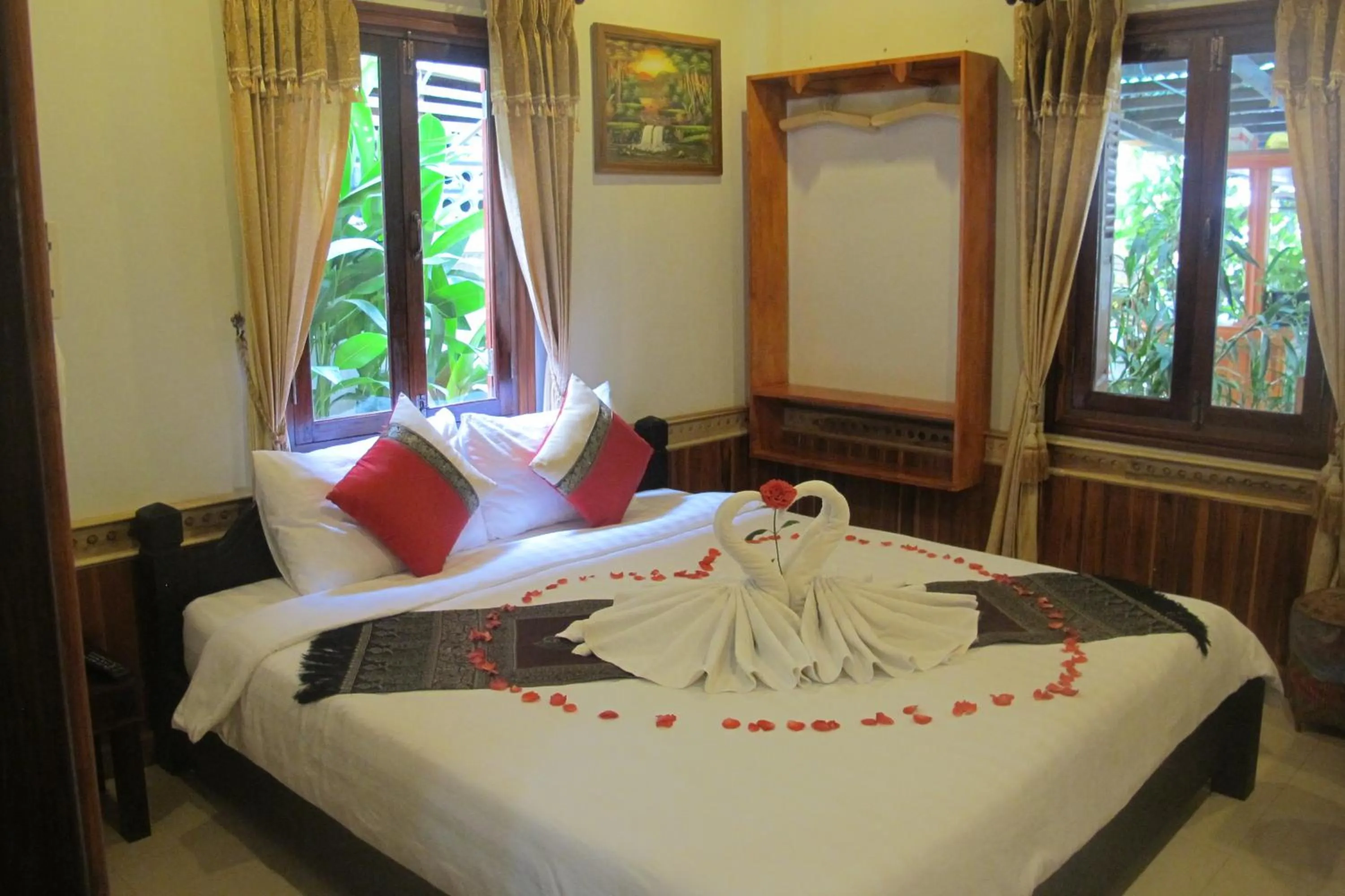 Photo of the whole room, Bed in Golden Lotus Place