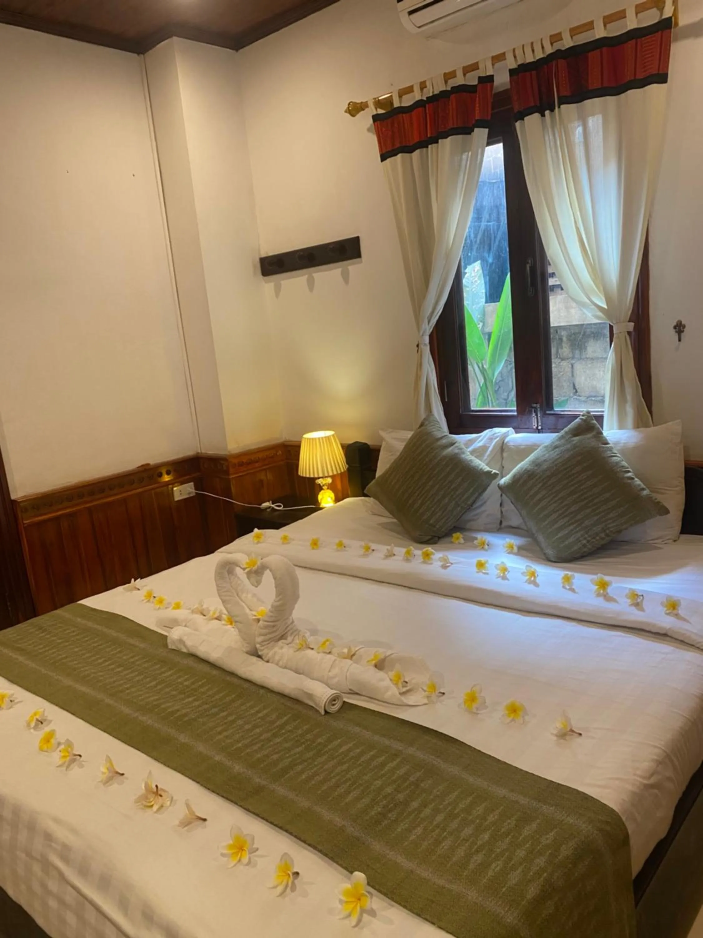 Photo of the whole room, Bed in Golden Lotus Place