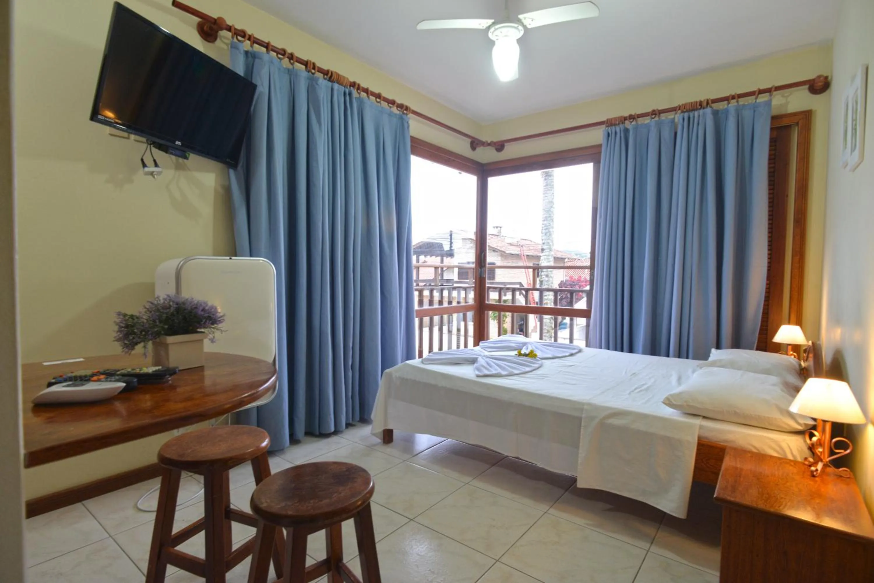 Bed in Oceano Pousada - Buffet de café da manhã e serviço de quarto diário