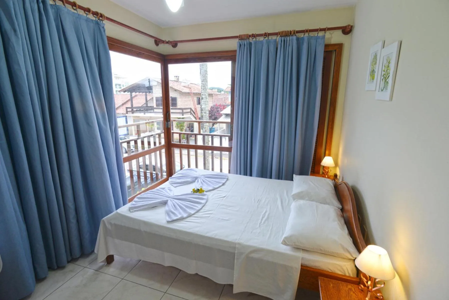 Bed in Oceano Pousada - Buffet de café da manhã e serviço de quarto diário