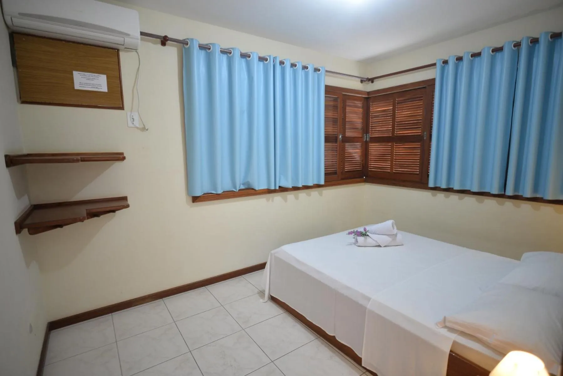 Bed in Oceano Pousada - Buffet de café da manhã e serviço de quarto diário