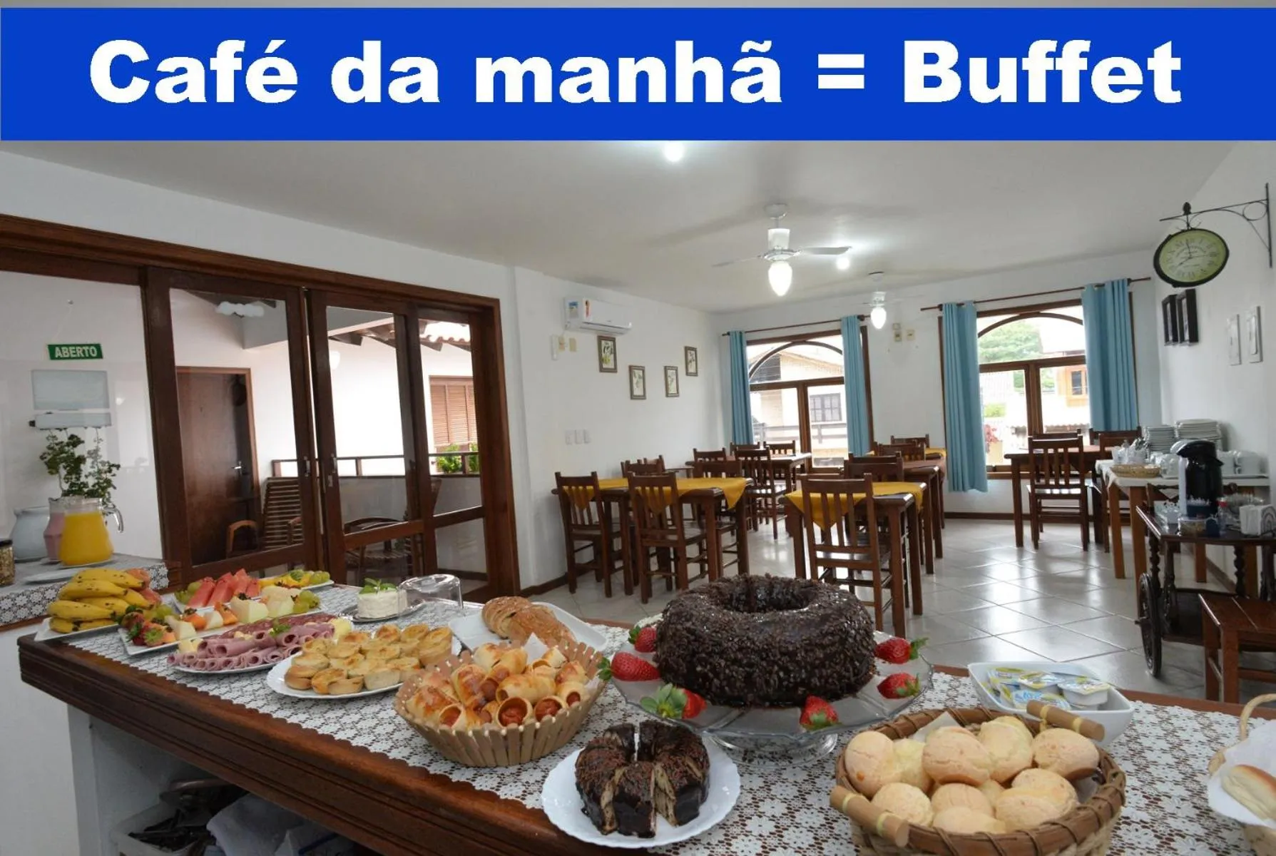 Food and drinks in Oceano Pousada - Buffet de café da manhã e serviço de quarto diário