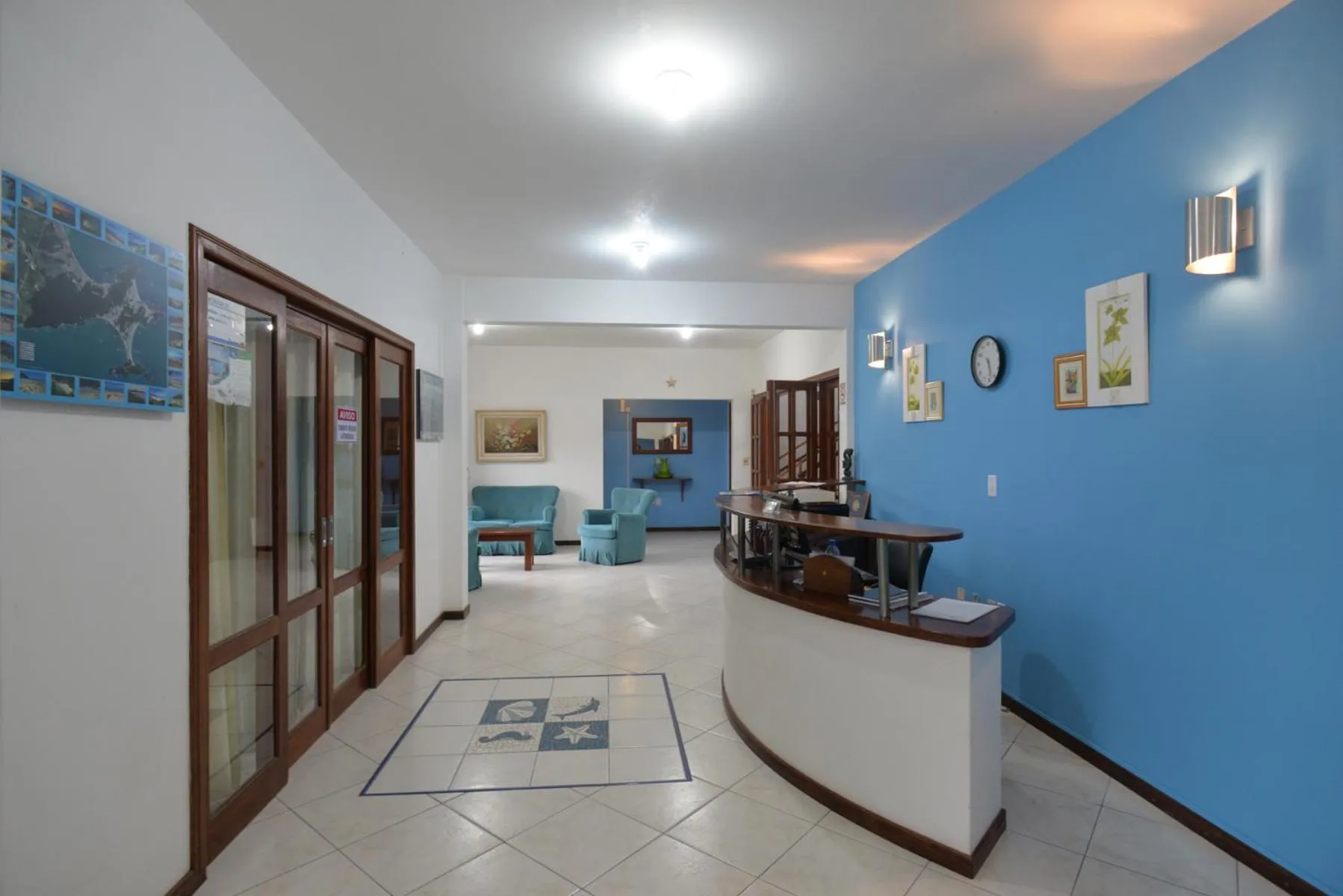 Lobby or reception in Oceano Pousada - Buffet de café da manhã e serviço de quarto diário