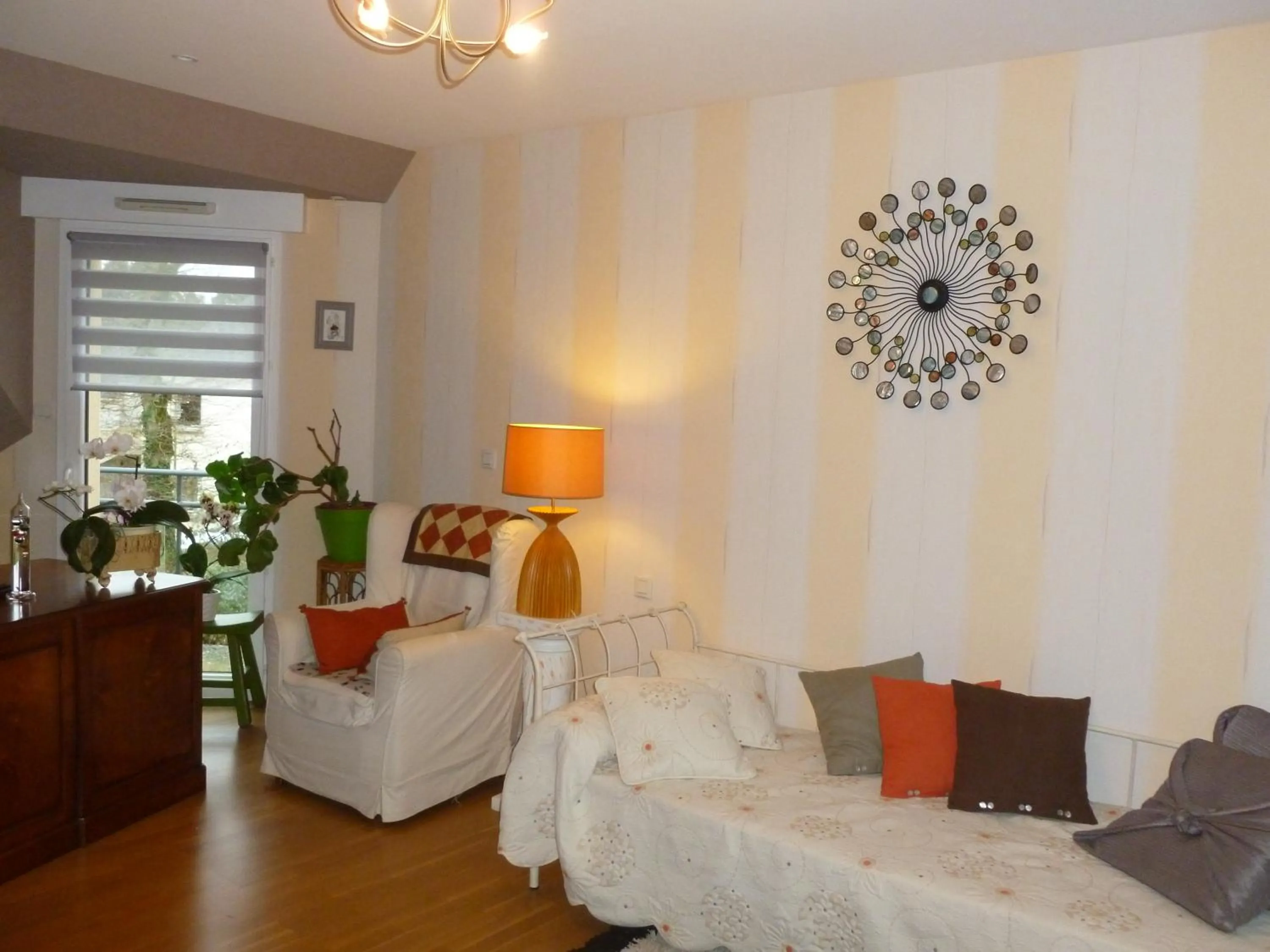 Seating area, Bed in Jardin du Levant