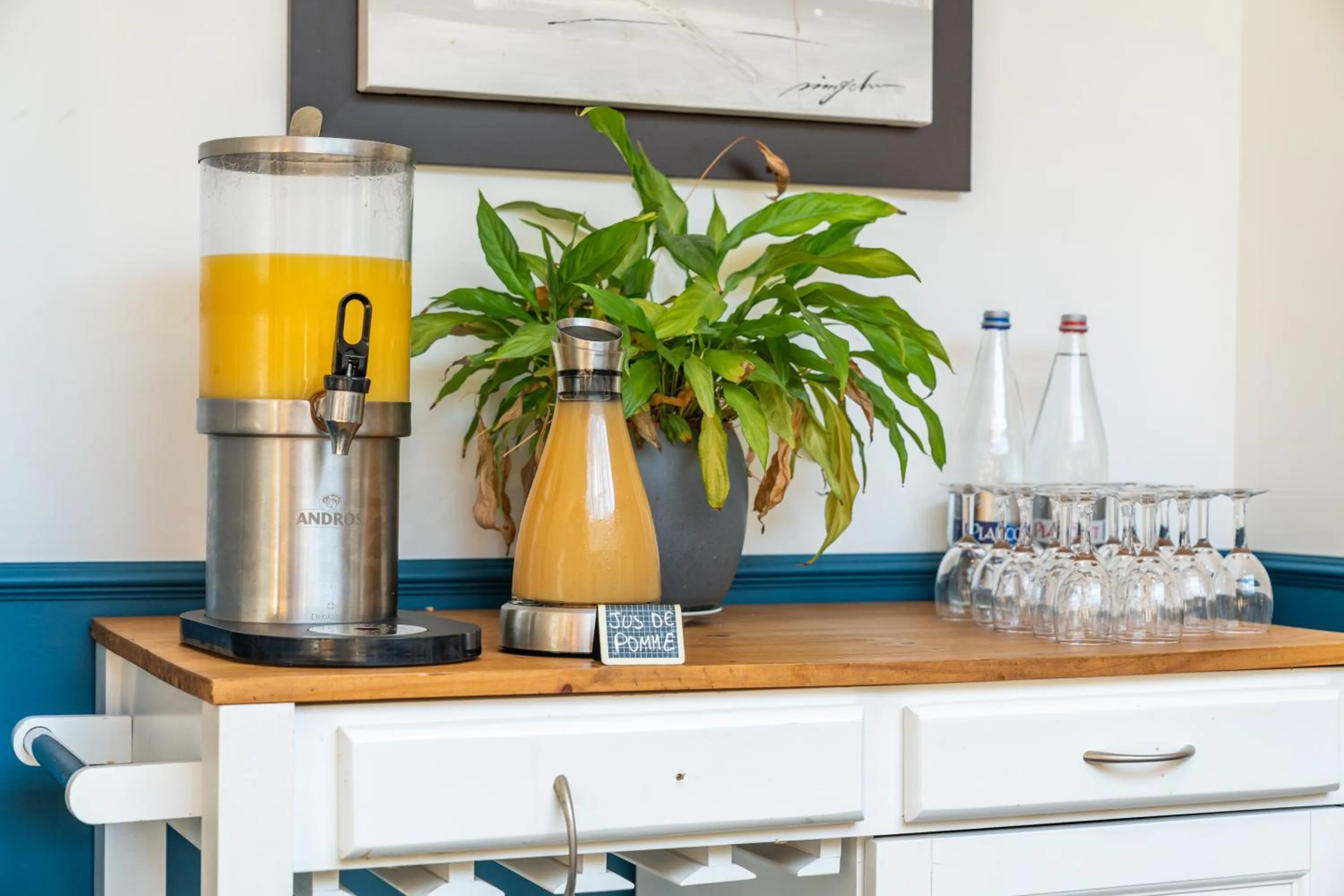 Breakfast in Logis Auberge Saint Thégonnec & son Restaurant