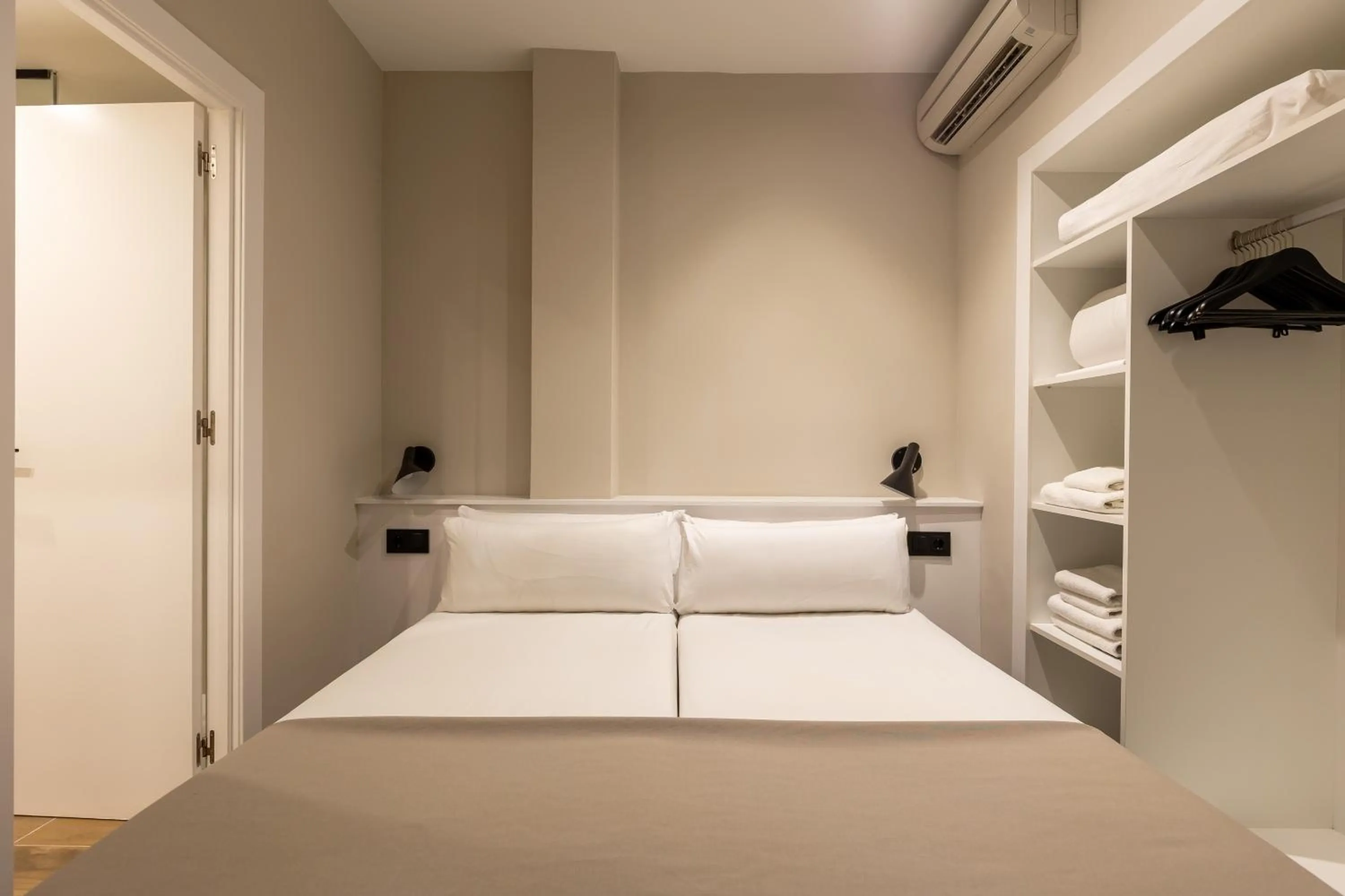 Bedroom, Bed in Apartamentos Laforja