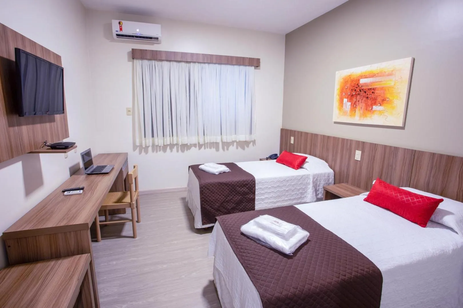 Communal lounge/ TV room, Bed in Carlton Plaza Hotel Uberlandia