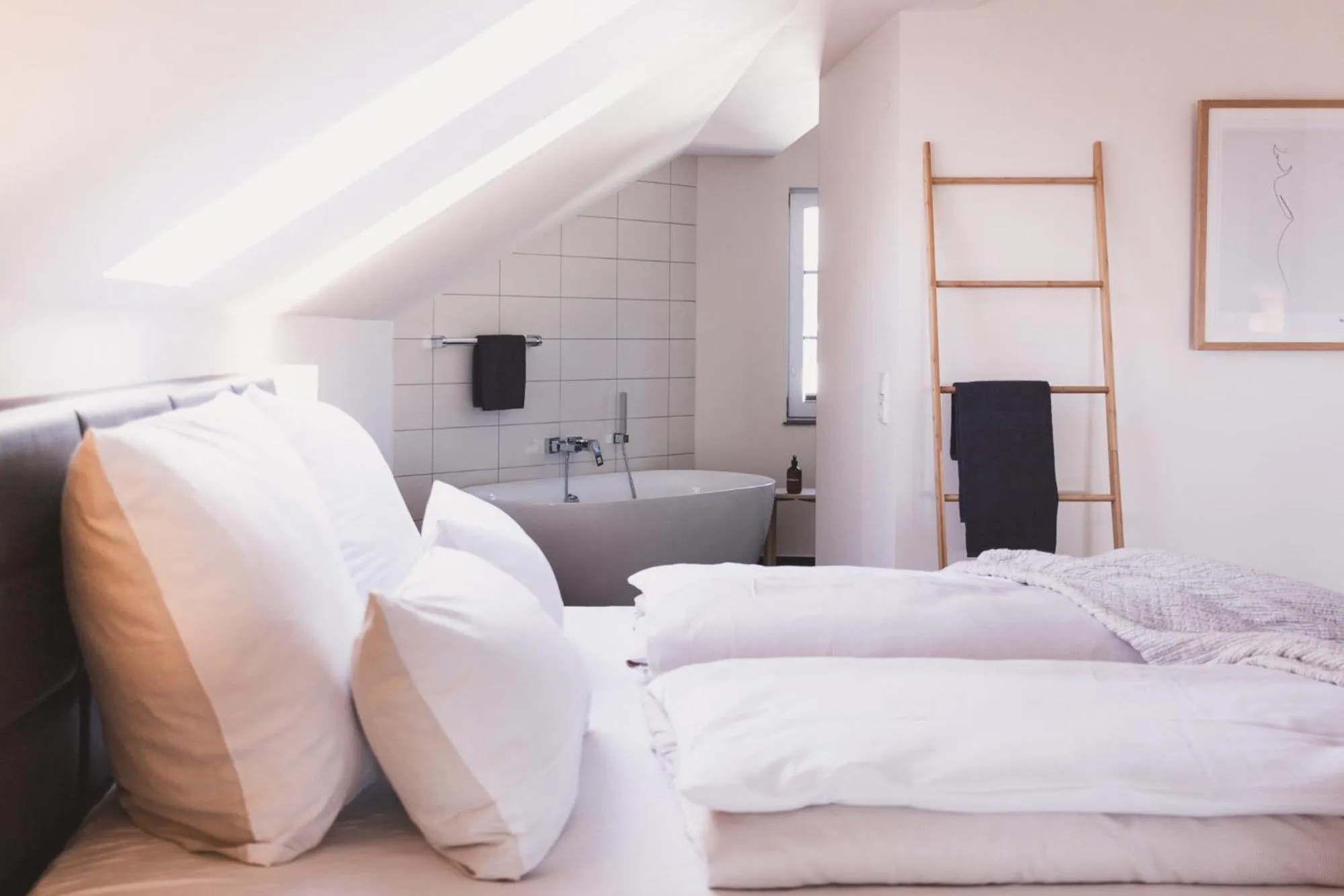 Bathroom, Bed in Weingut Gehlen-Cornelius