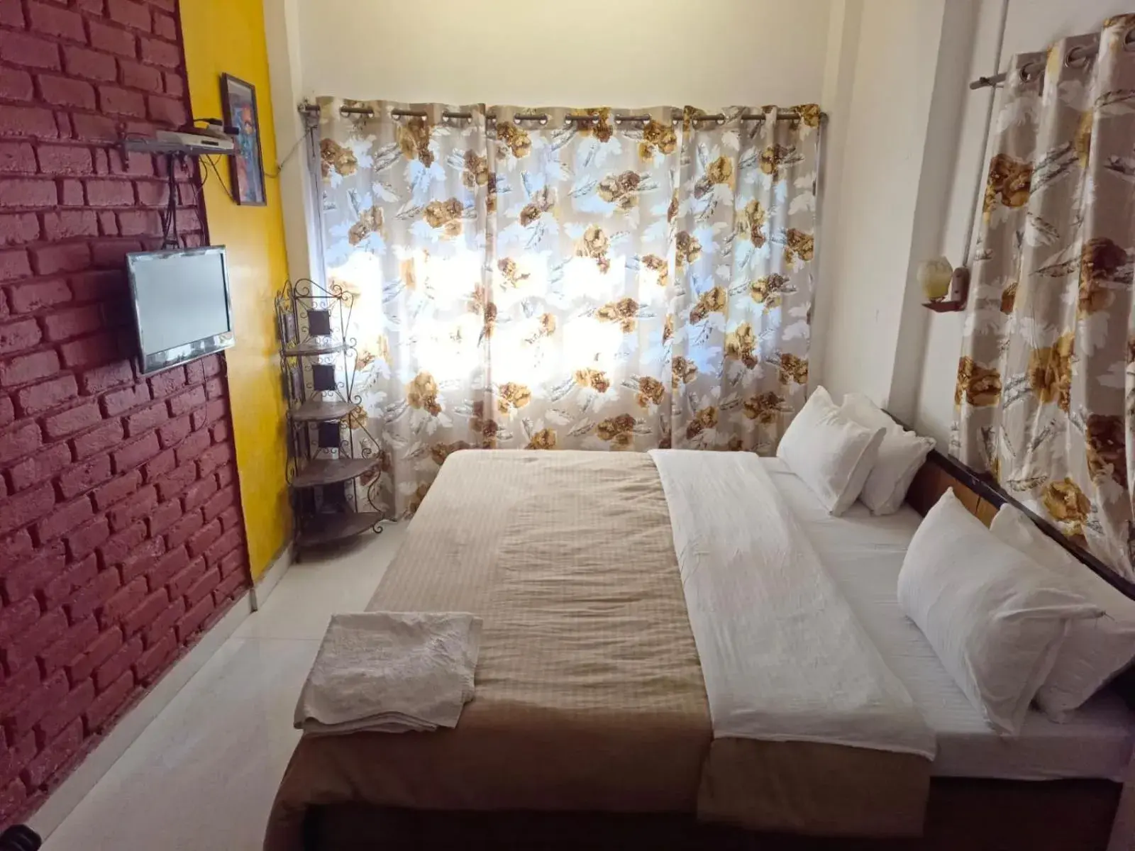 Standard Double Room - single occupancy in Mcleodganj Bed & Breakfast Standard Double Room - single occupancy in Mcleodganj Bed & Breakfast